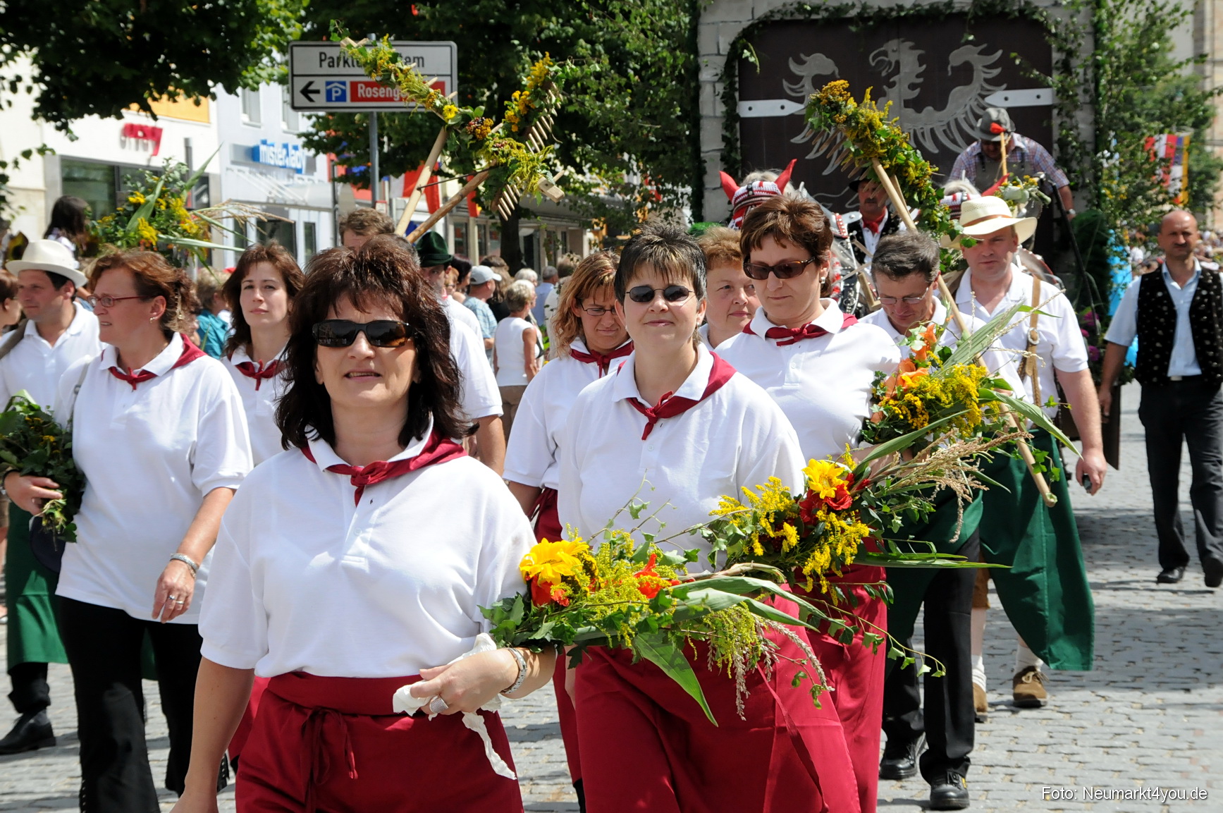 0103 Volksfestzug Neumarkt 100808
