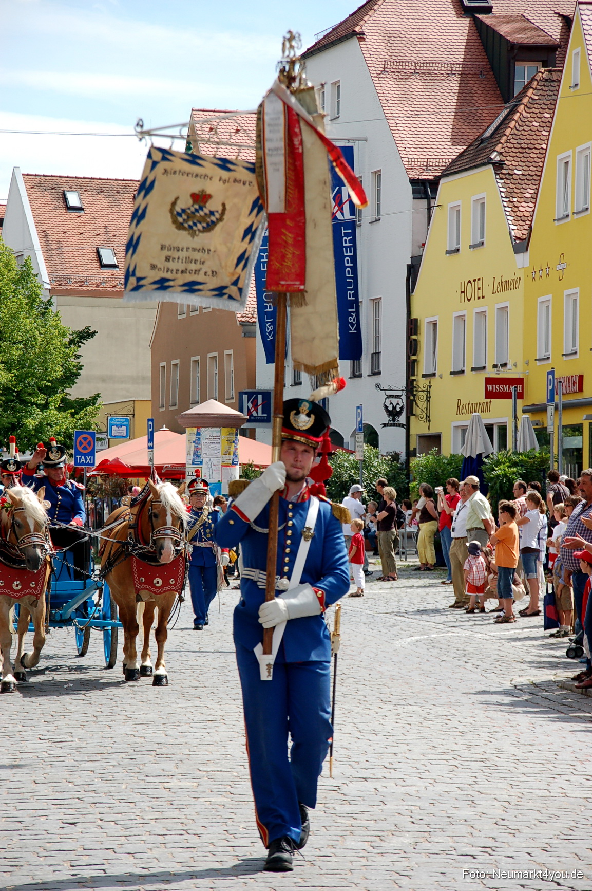 0104 Volksfestzug Neumarkt 100808