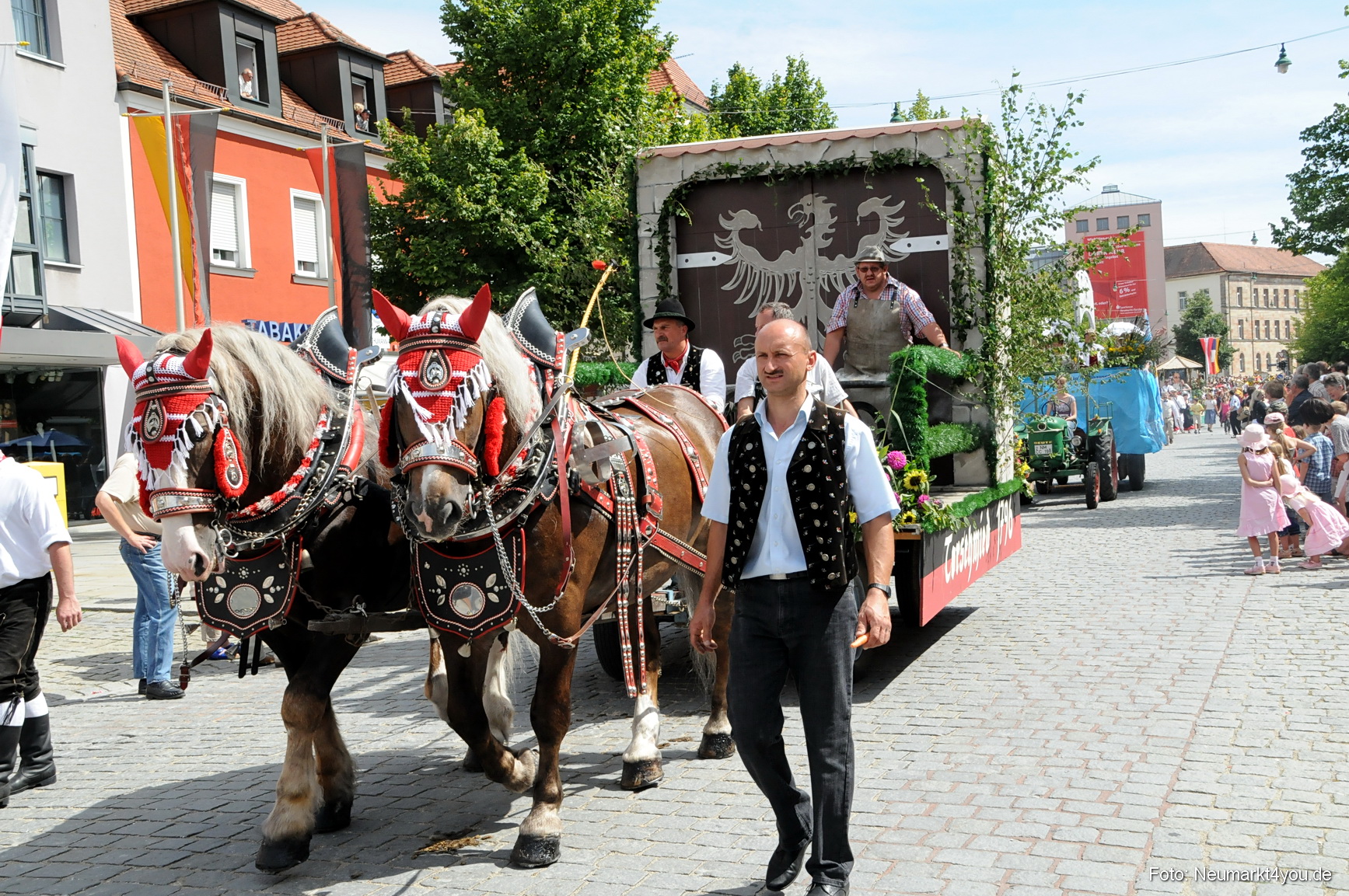 0105 Volksfestzug Neumarkt 100808