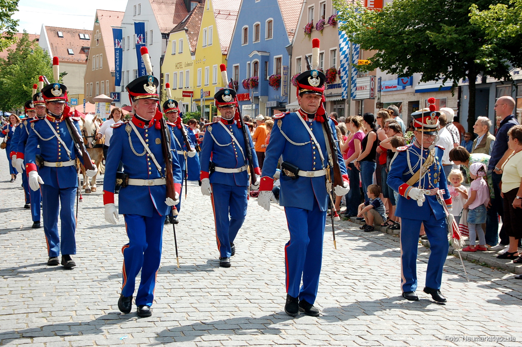 0108 Volksfestzug Neumarkt 100808