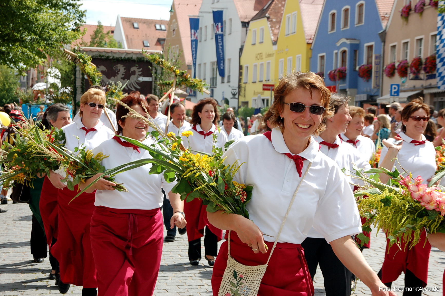 0116 Volksfestzug Neumarkt 100808