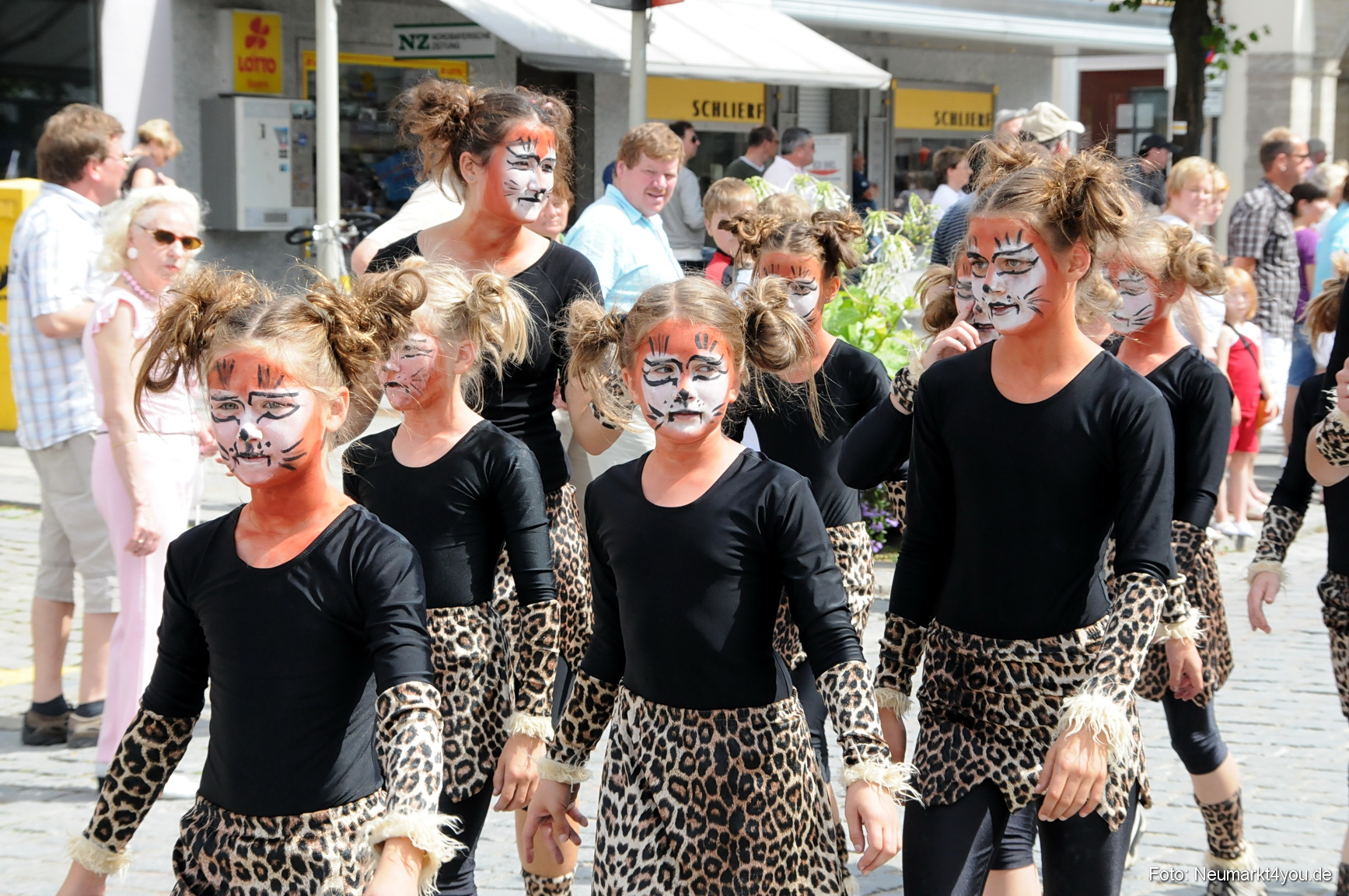 0120 Volksfestzug Neumarkt 100808