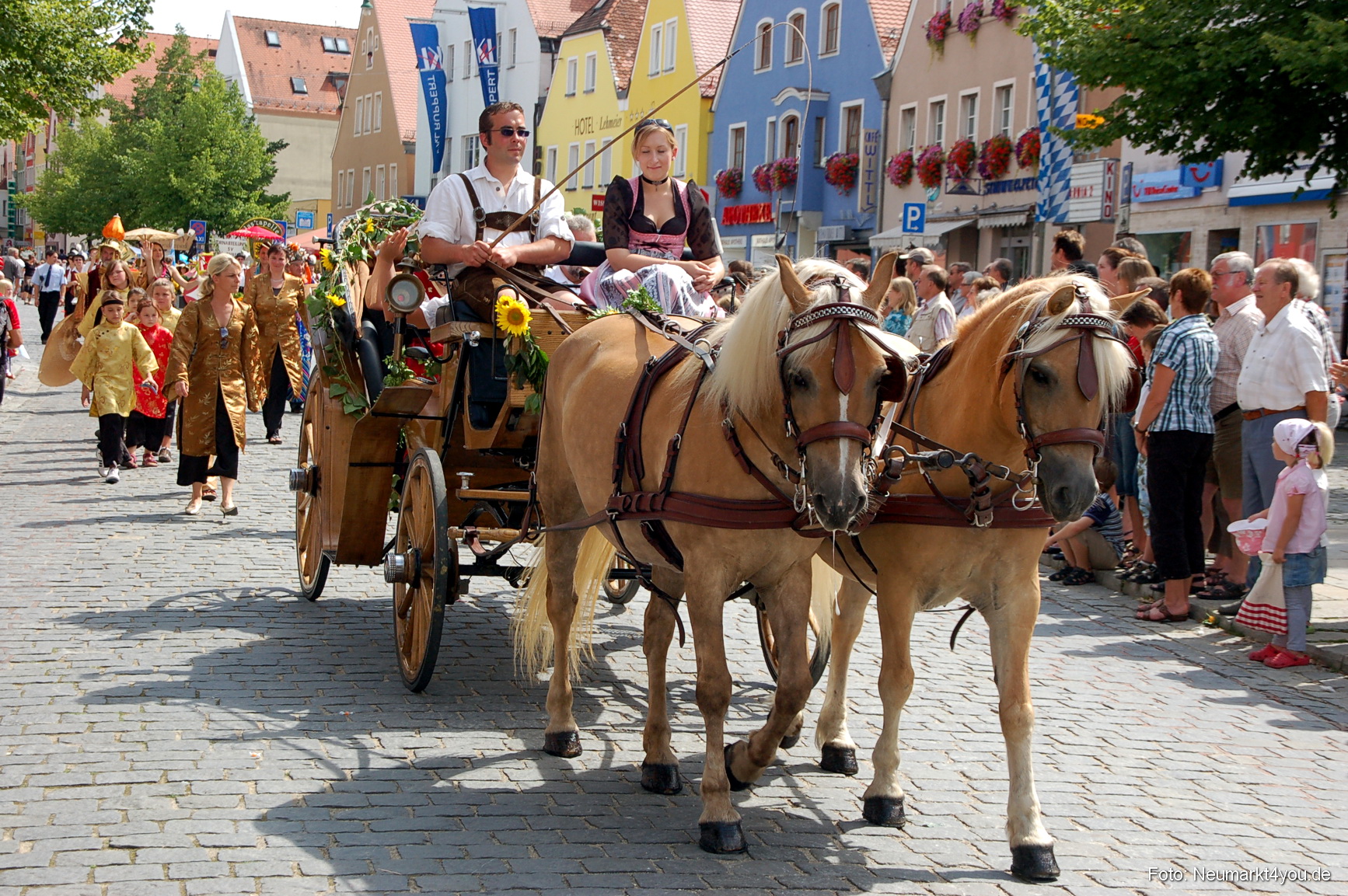 0122 Volksfestzug Neumarkt 100808