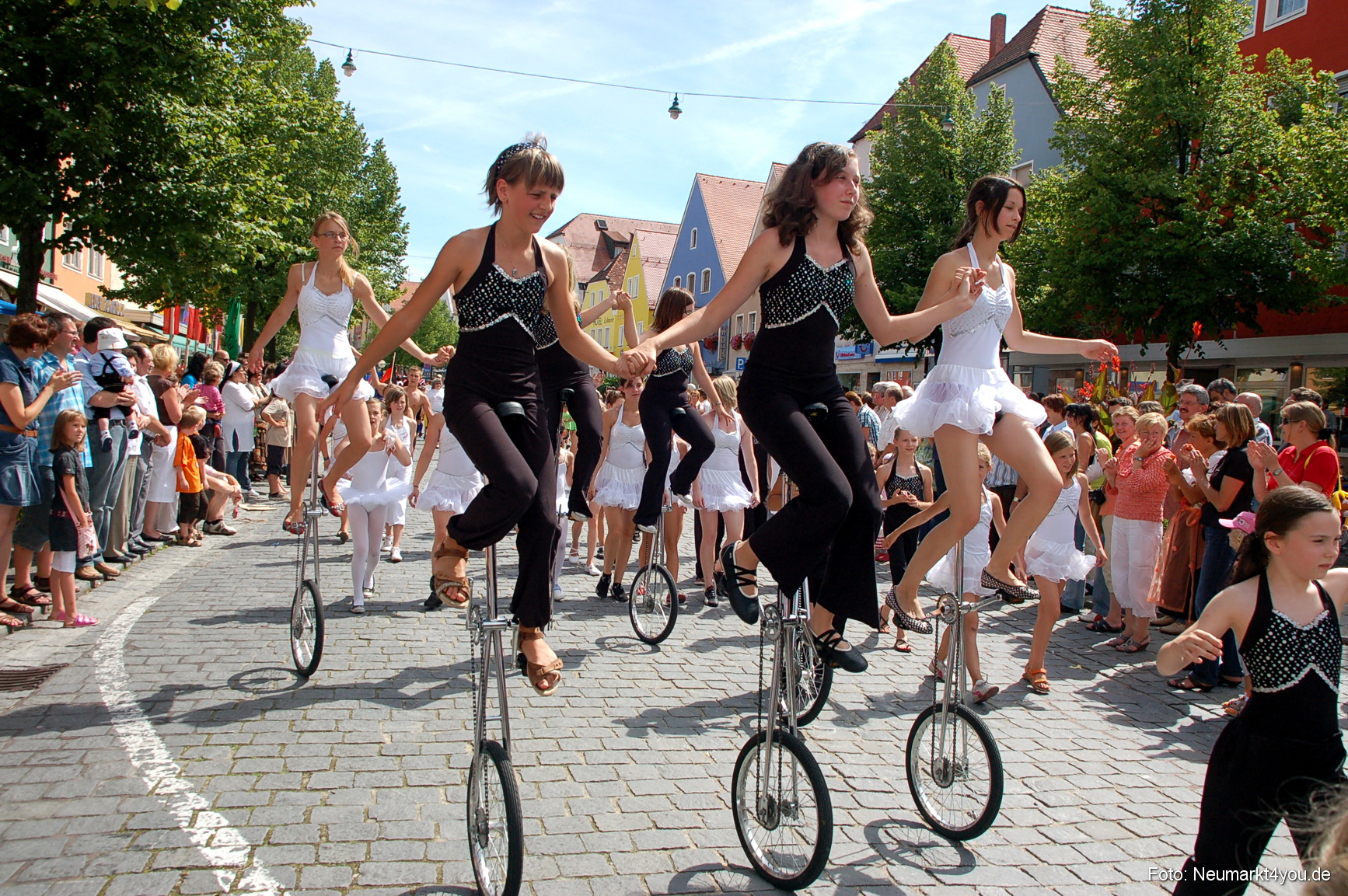 0146 Volksfestzug Neumarkt 100808