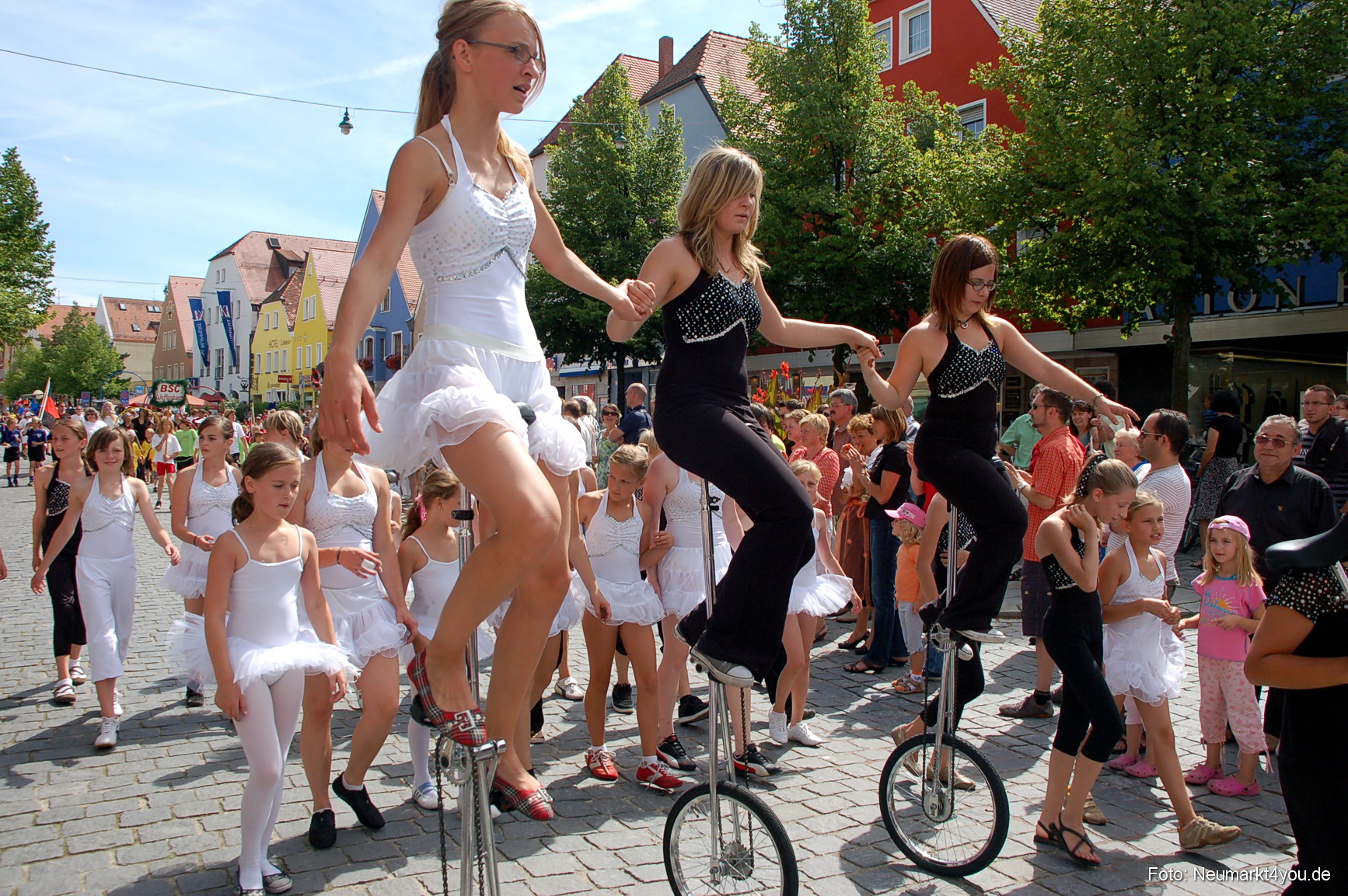 0147 Volksfestzug Neumarkt 100808