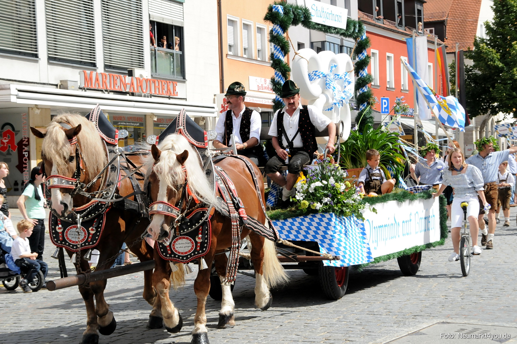 0153 Volksfestzug Neumarkt 100808