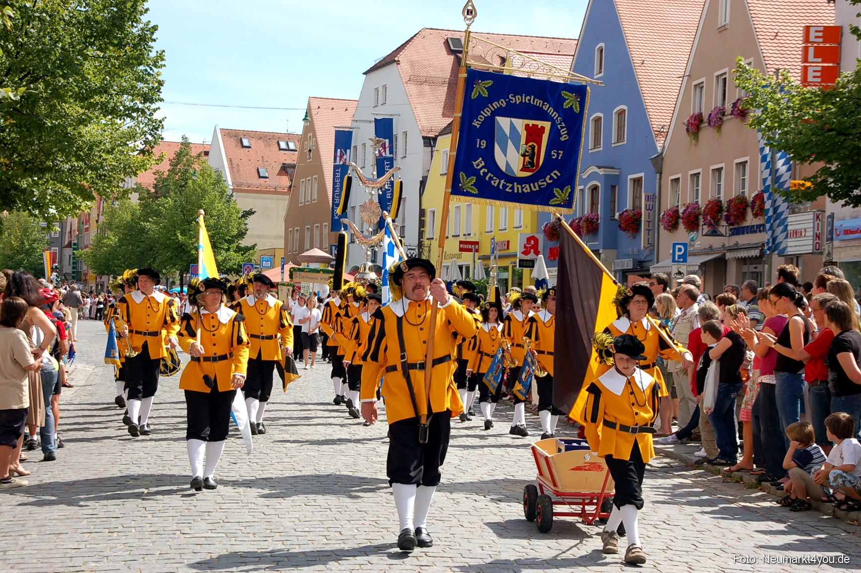 0154 Volksfestzug Neumarkt 100808