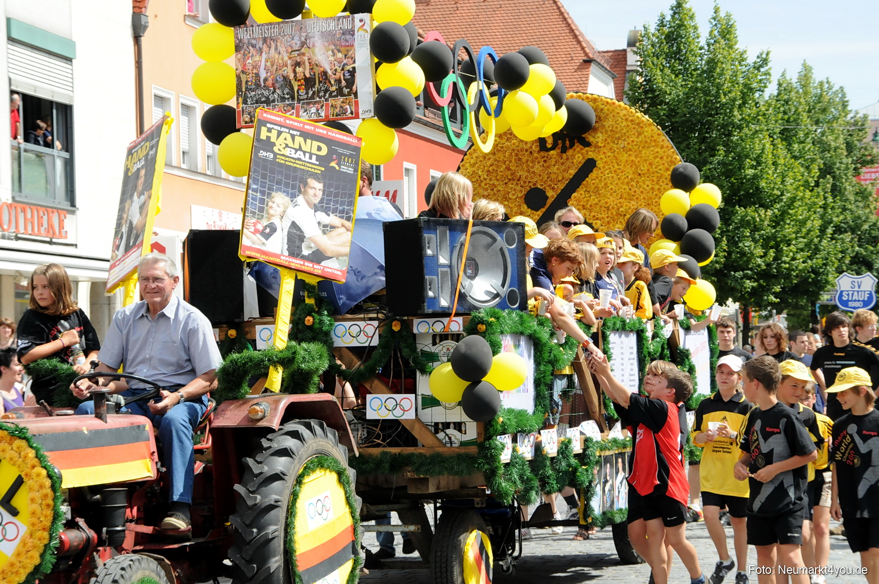 0158 Volksfestzug Neumarkt 100808