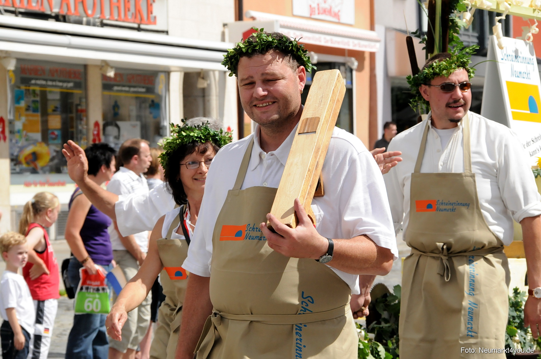 0166 Volksfestzug Neumarkt 100808