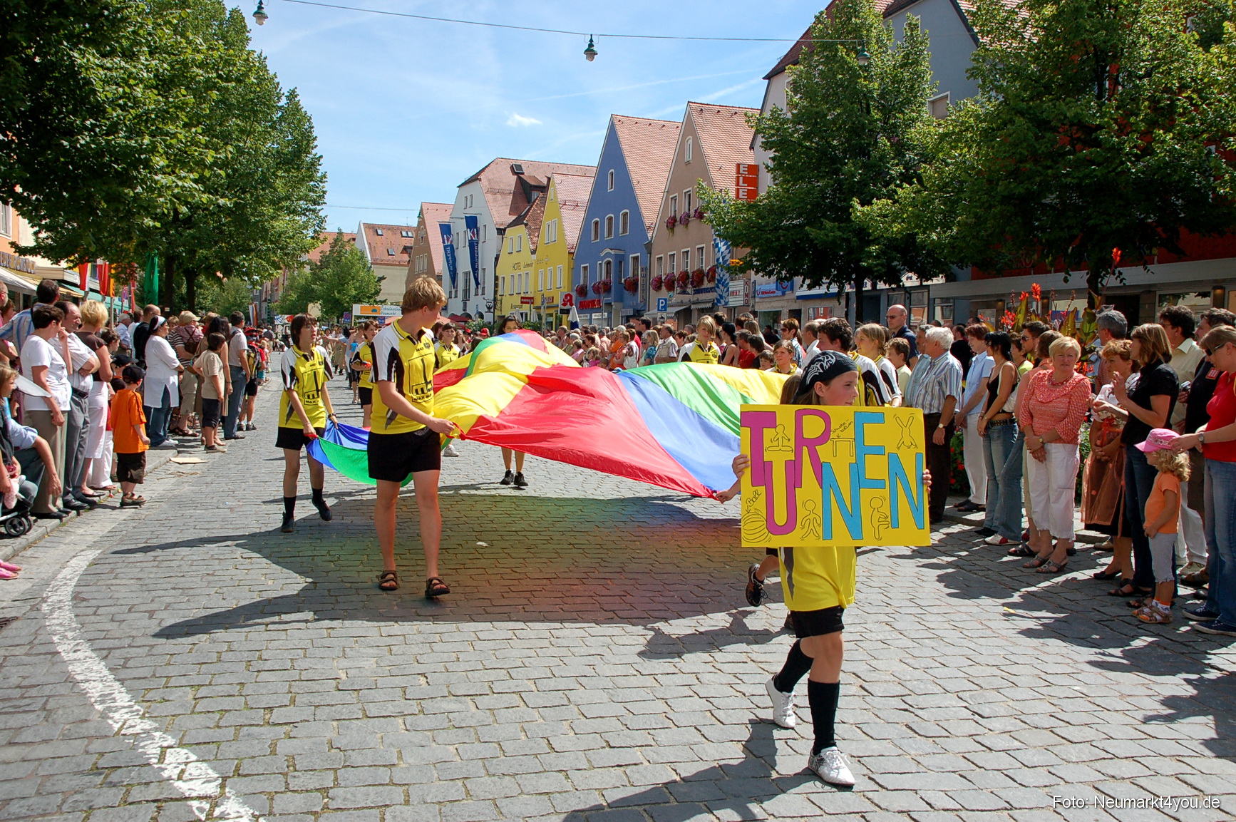 0169 Volksfestzug Neumarkt 100808