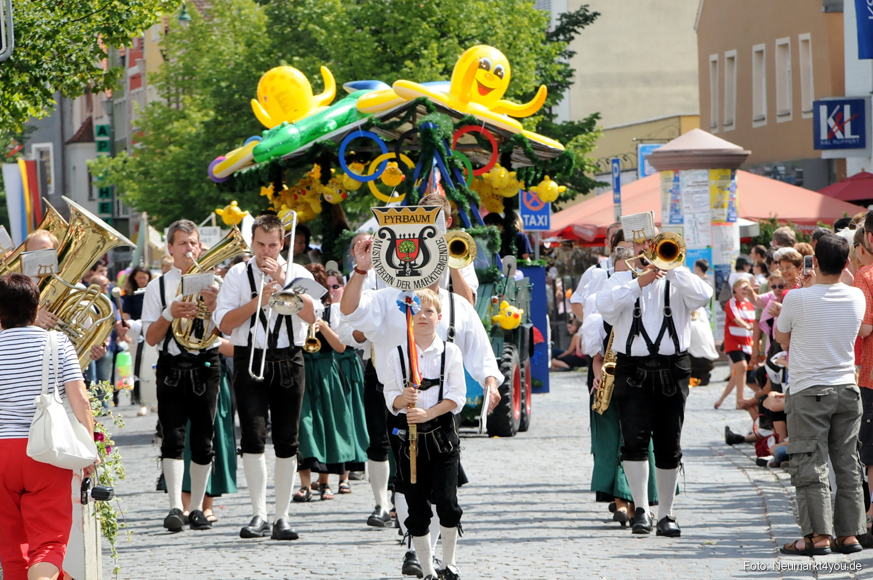 0173 Volksfestzug Neumarkt 100808