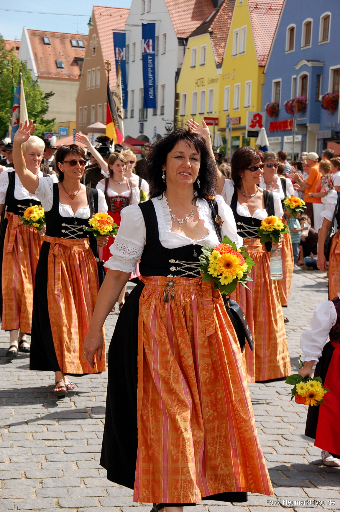 0202 Volksfestzug Neumarkt 100808