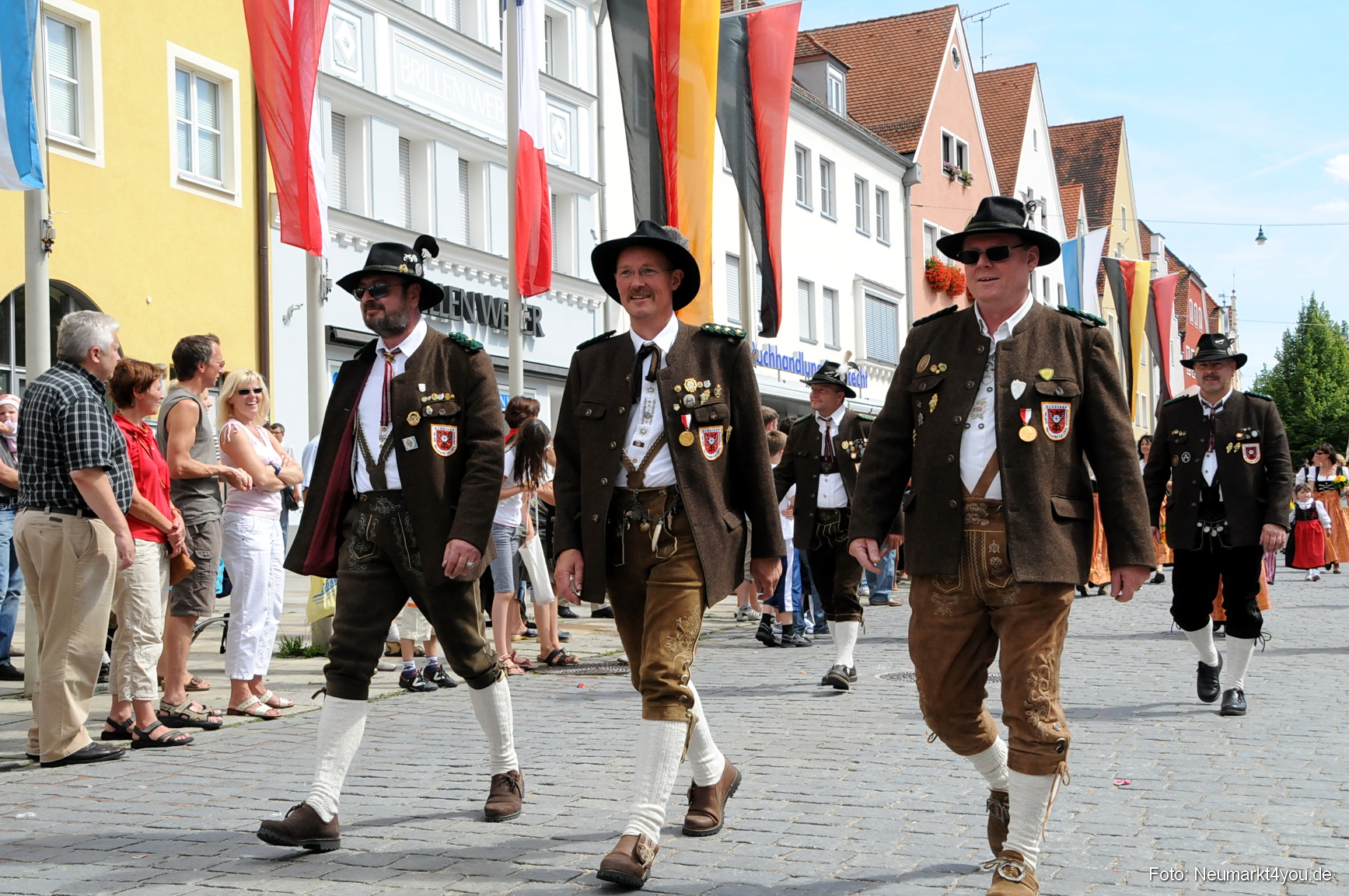 0203 Volksfestzug Neumarkt 100808
