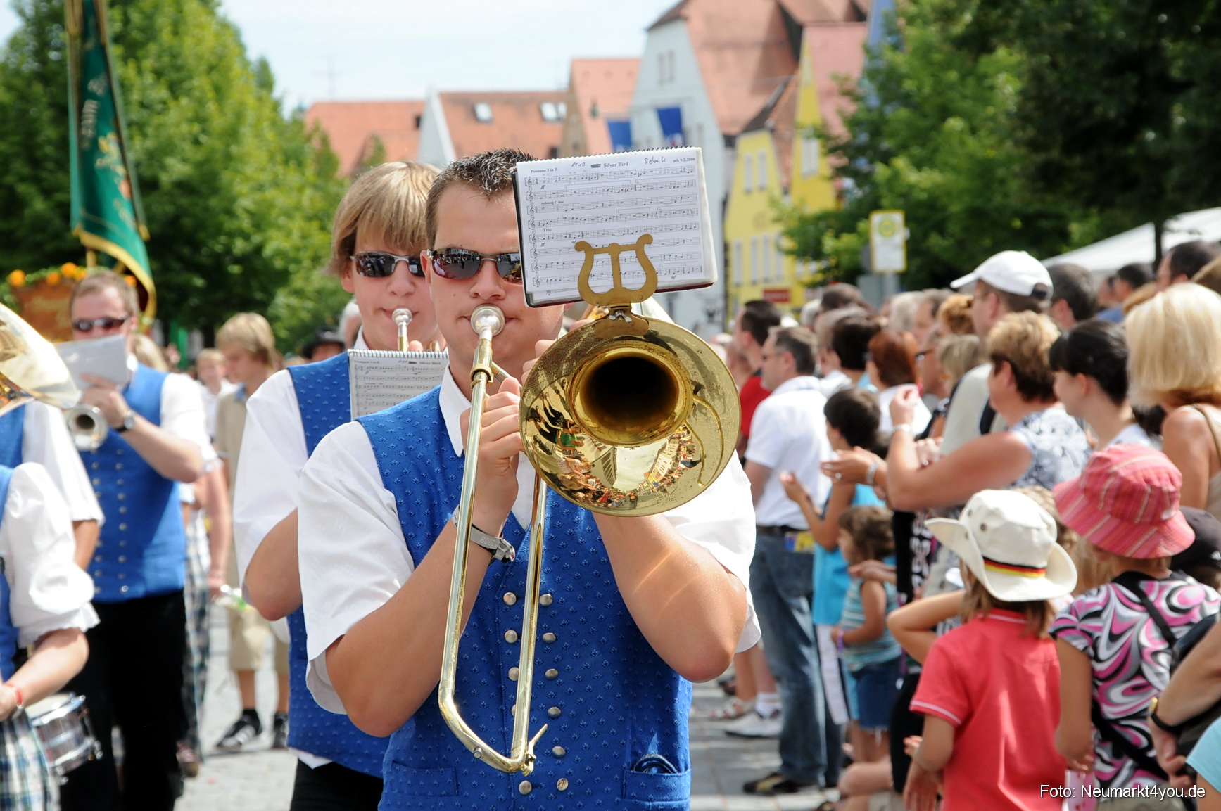 0210 Volksfestzug Neumarkt 100808