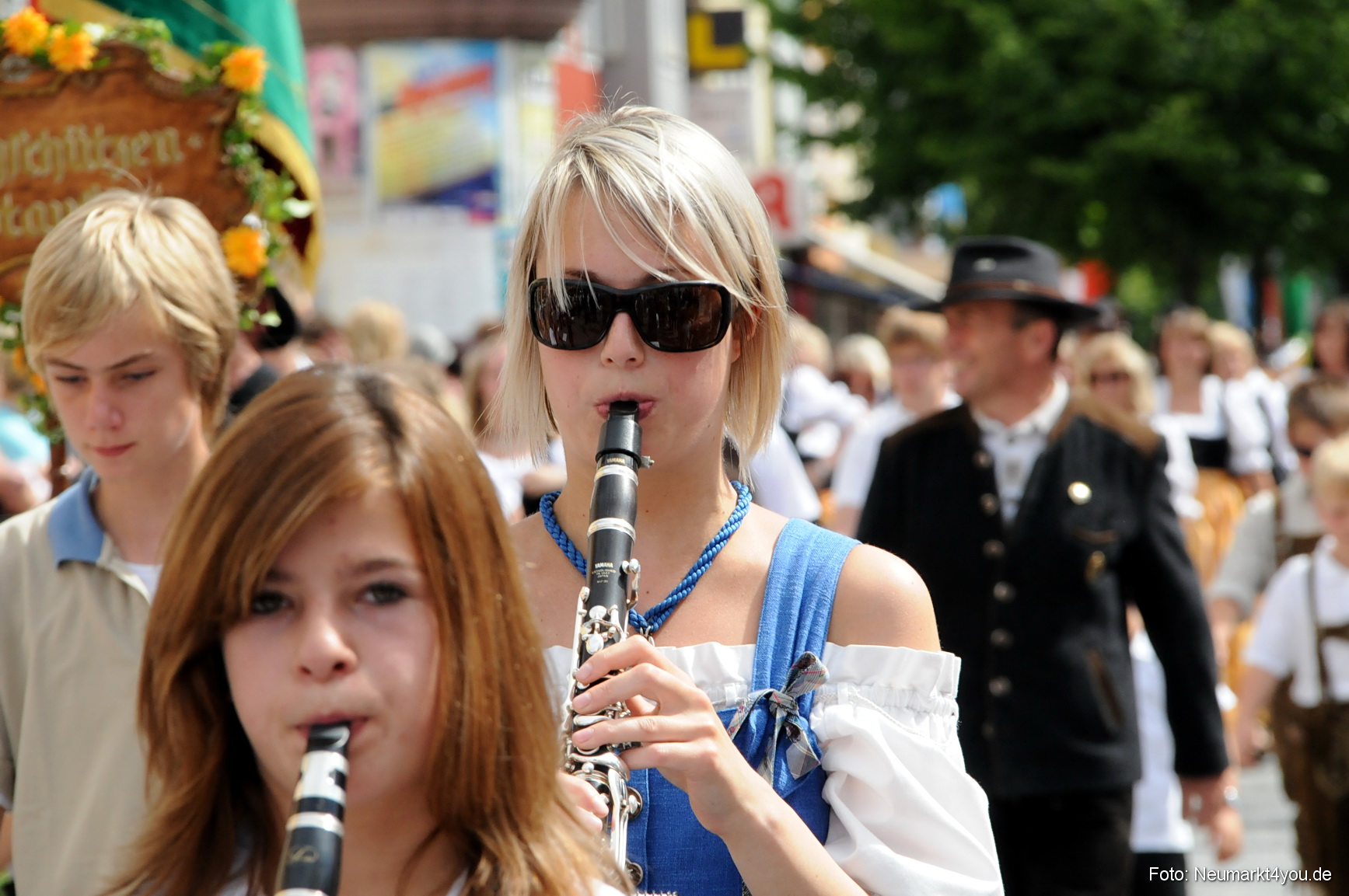 0212 Volksfestzug Neumarkt 100808