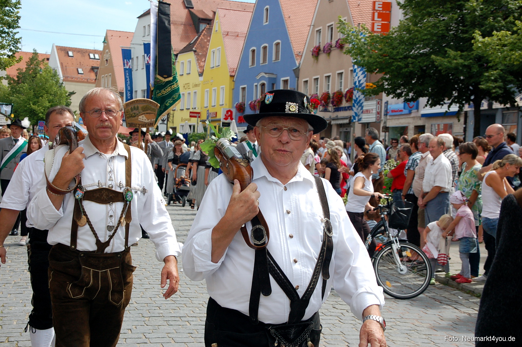 0213 Volksfestzug Neumarkt 100808