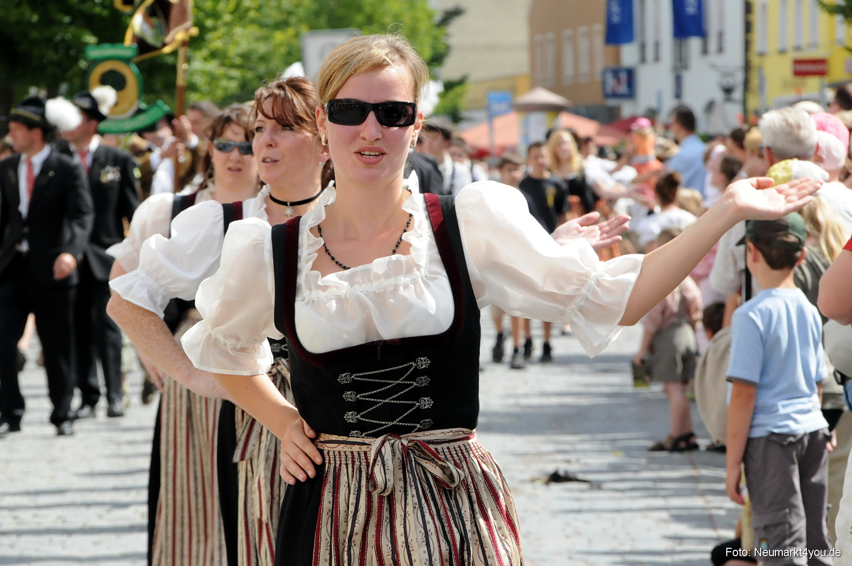 0225 Volksfestzug Neumarkt 100808