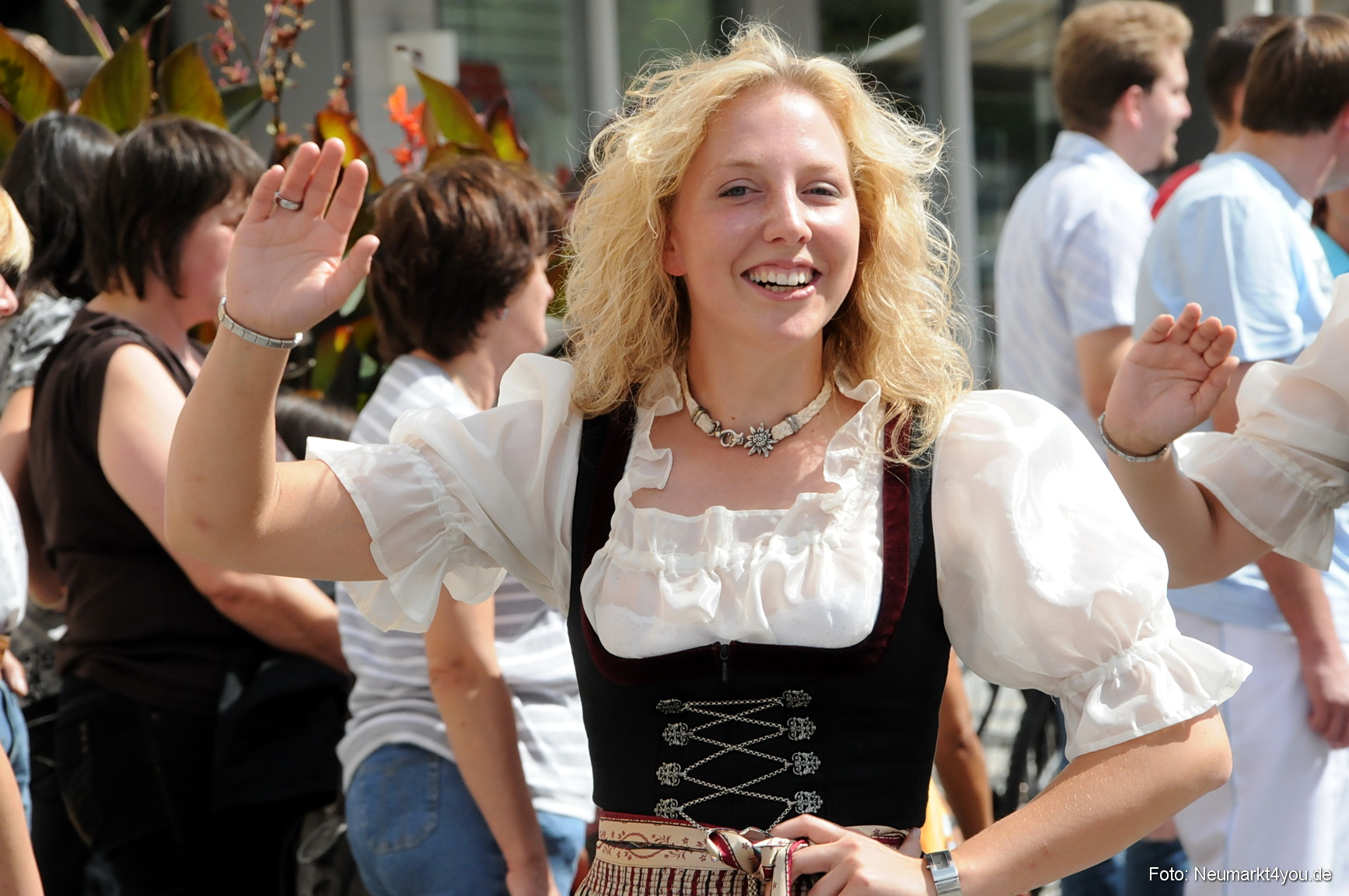 0226 Volksfestzug Neumarkt 100808