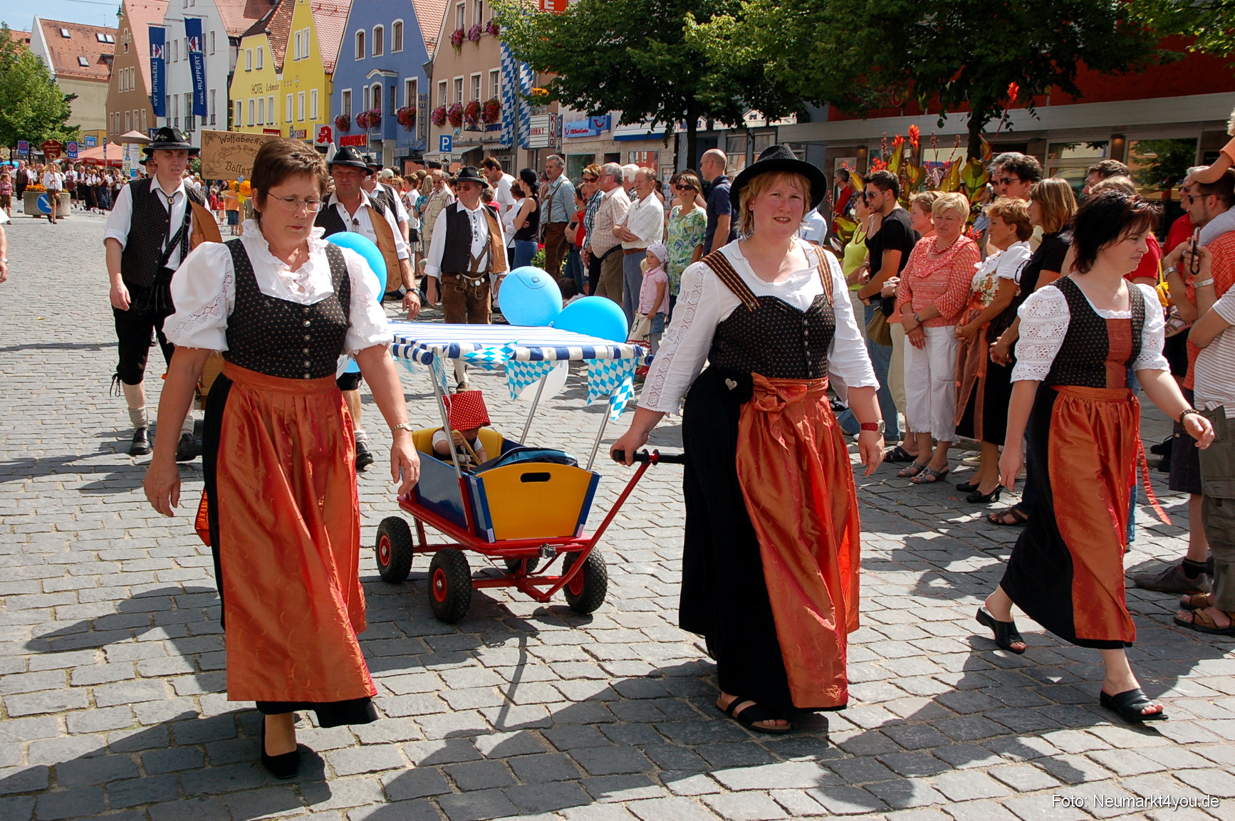 0227 Volksfestzug Neumarkt 100808