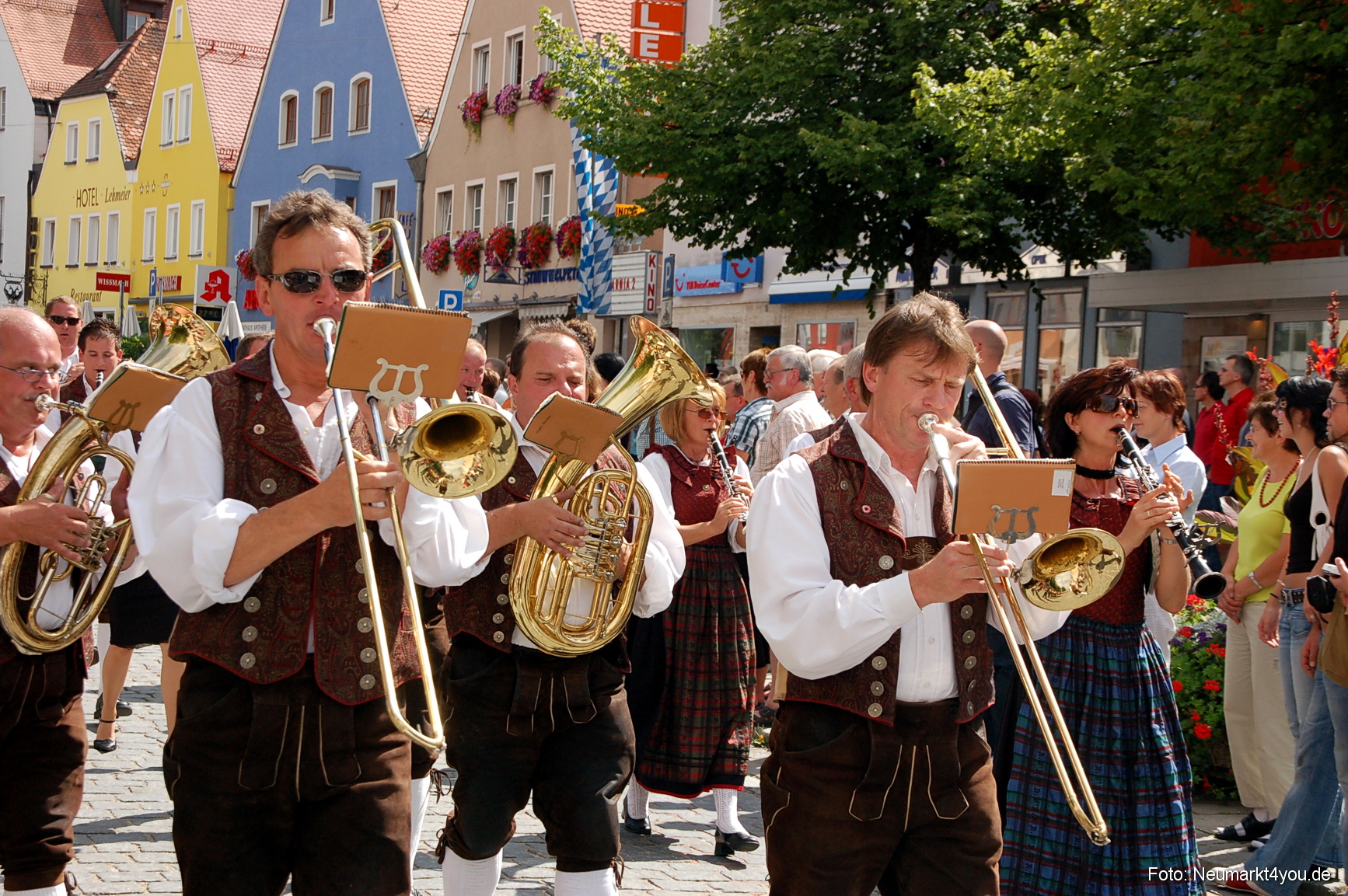 0231 Volksfestzug Neumarkt 100808