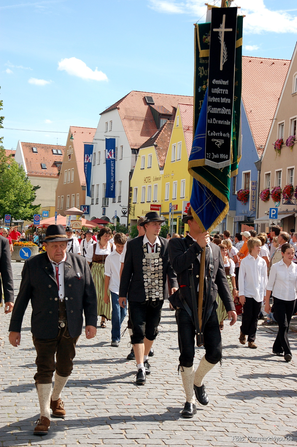 0243 Volksfestzug Neumarkt 100808