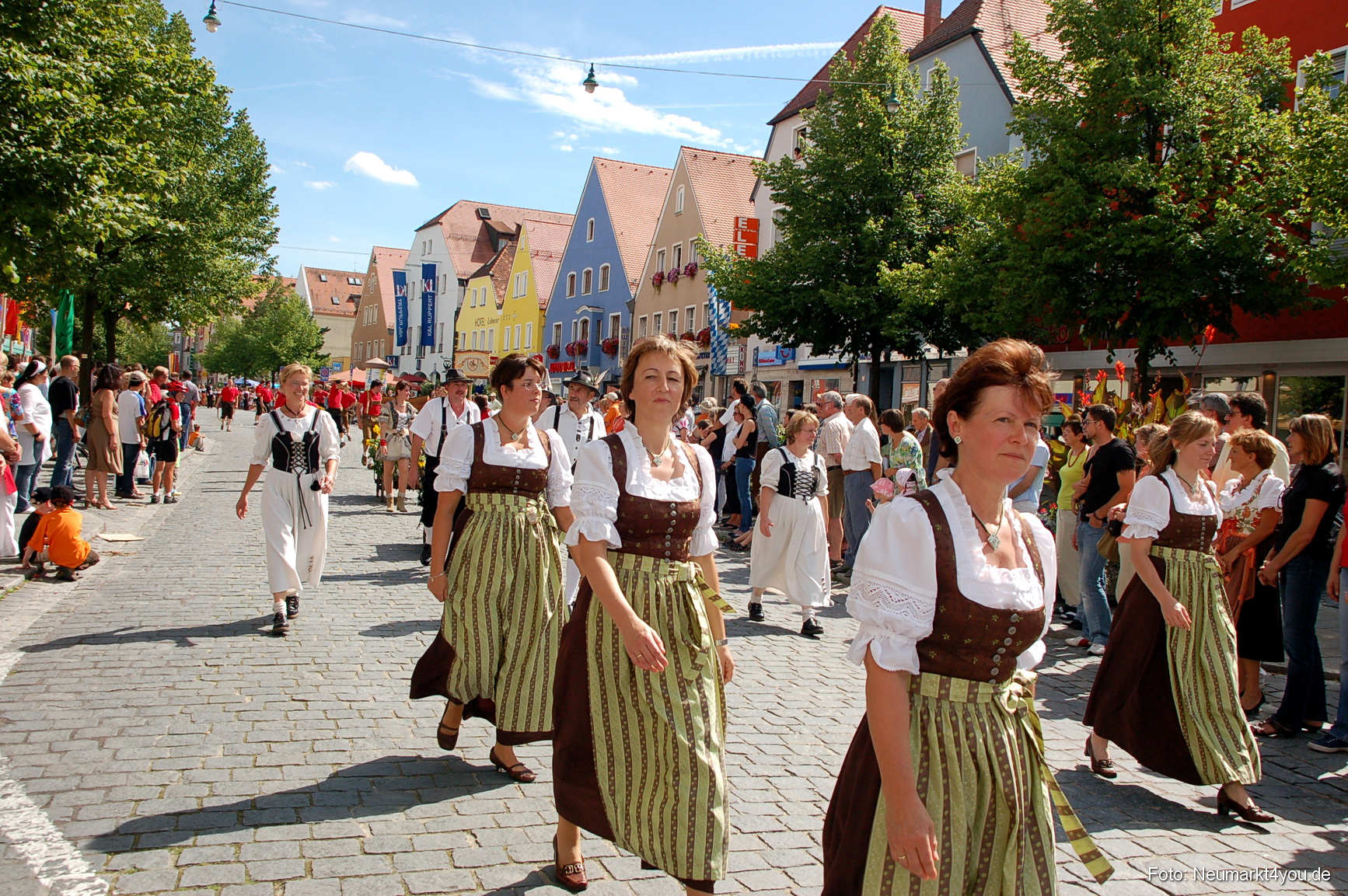 0245 Volksfestzug Neumarkt 100808