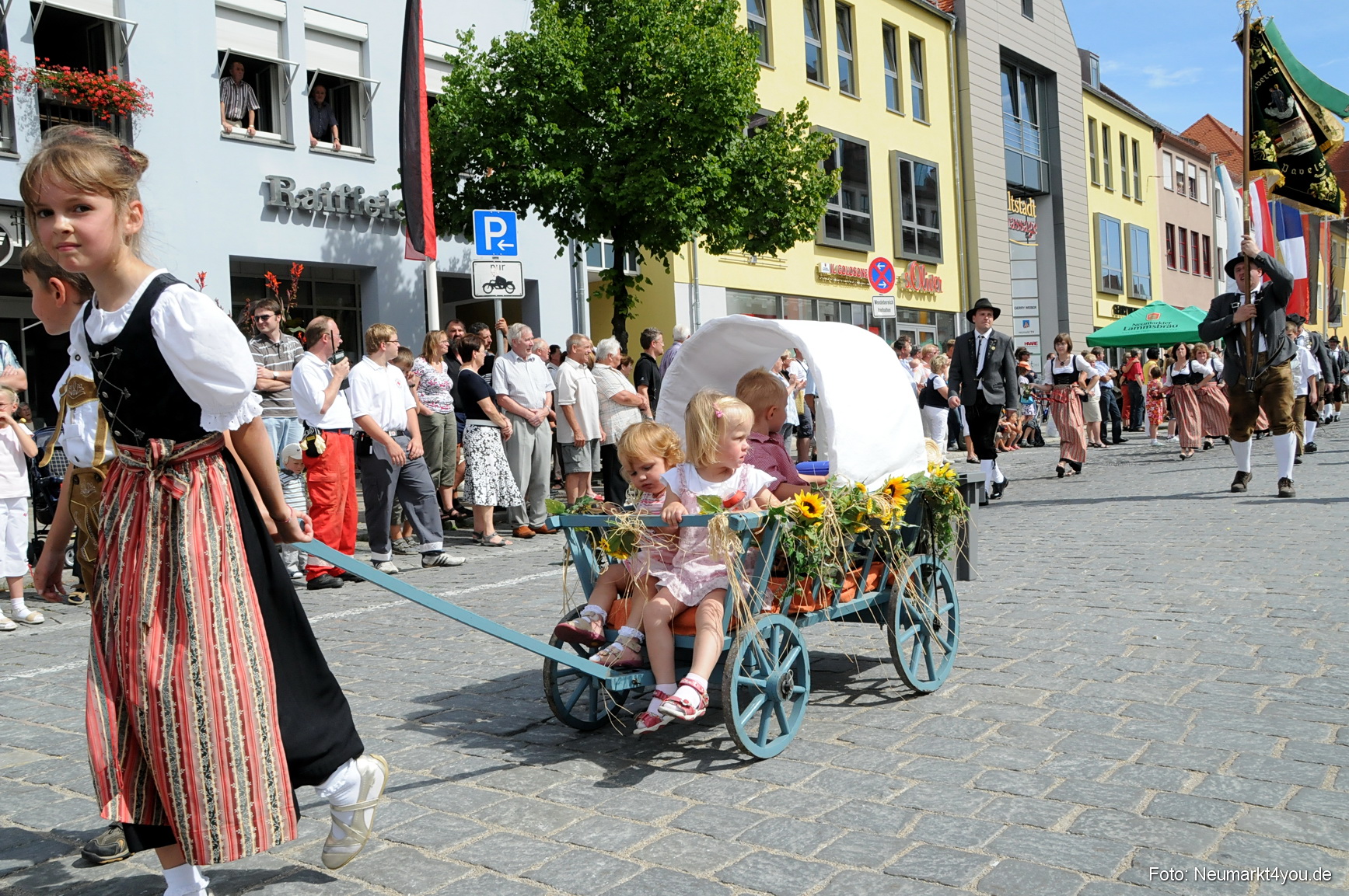 0247 Volksfestzug Neumarkt 100808