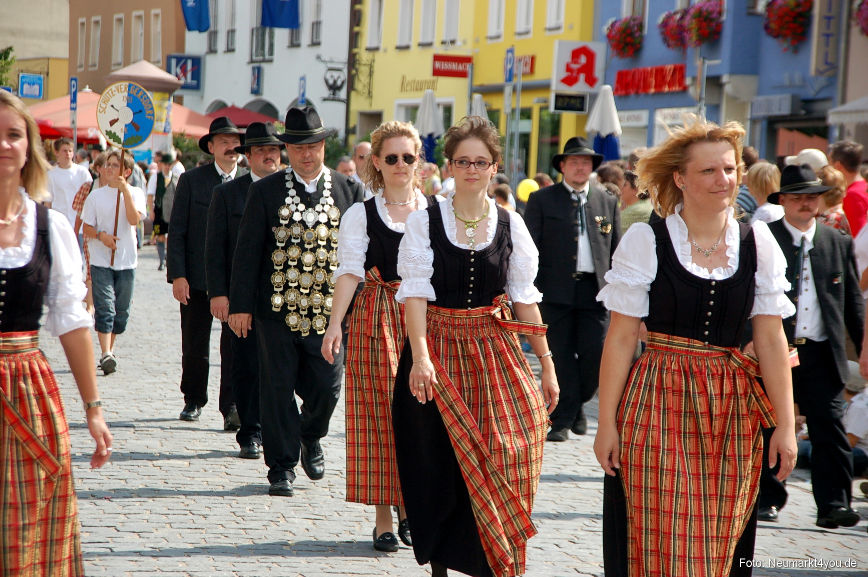 0251 Volksfestzug Neumarkt 100808