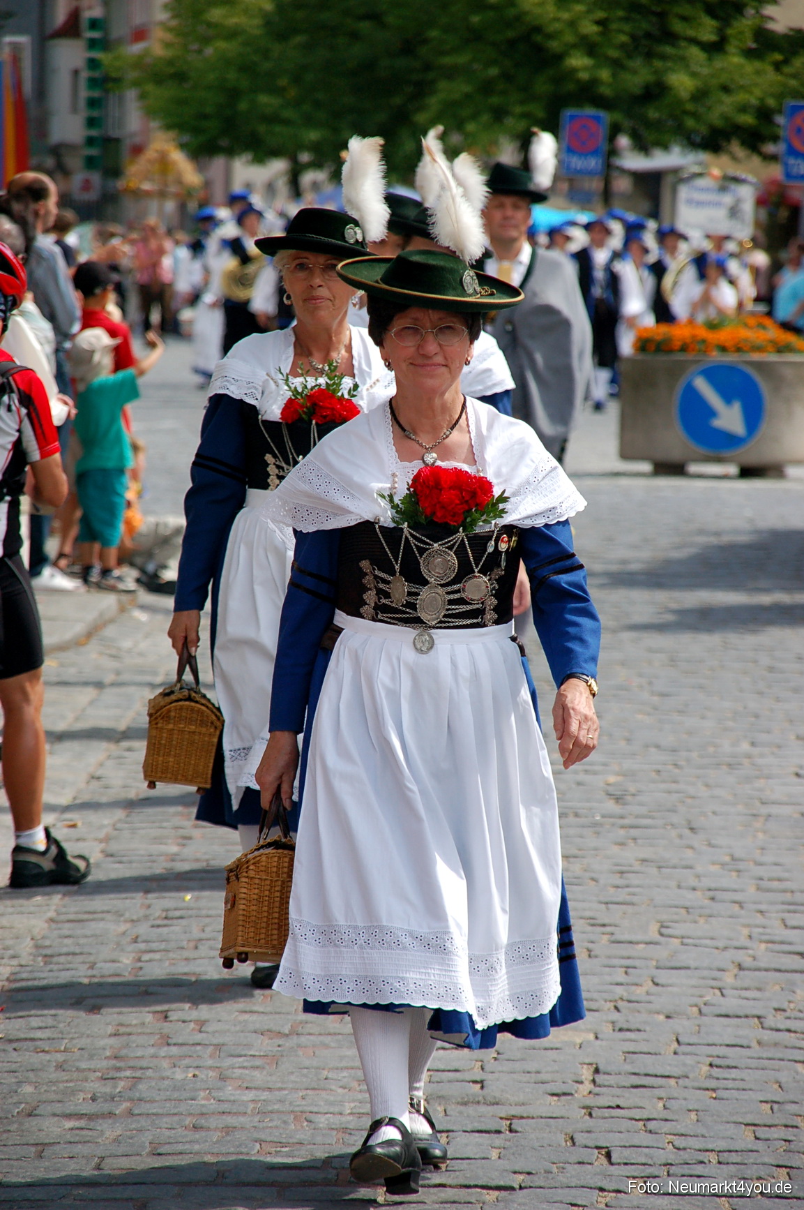0252 Volksfestzug Neumarkt 100808