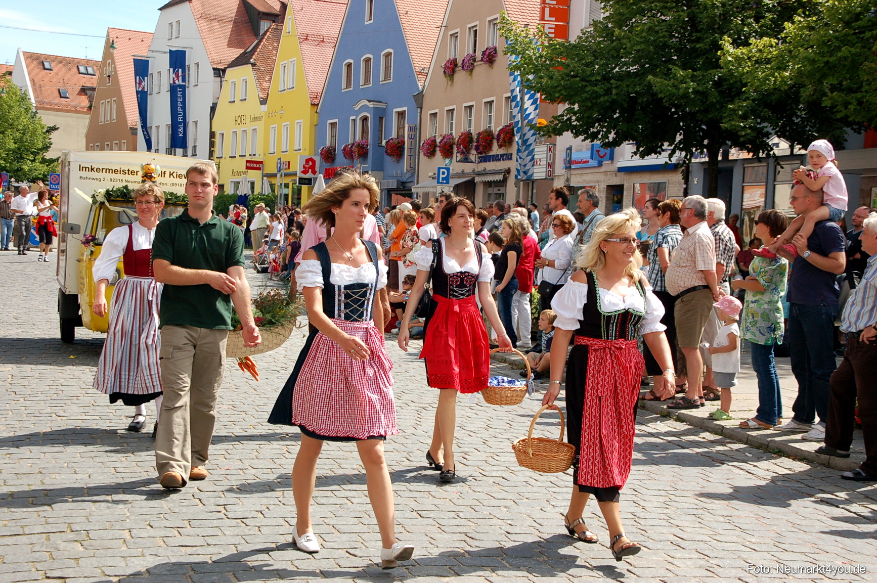 0259 Volksfestzug Neumarkt 100808