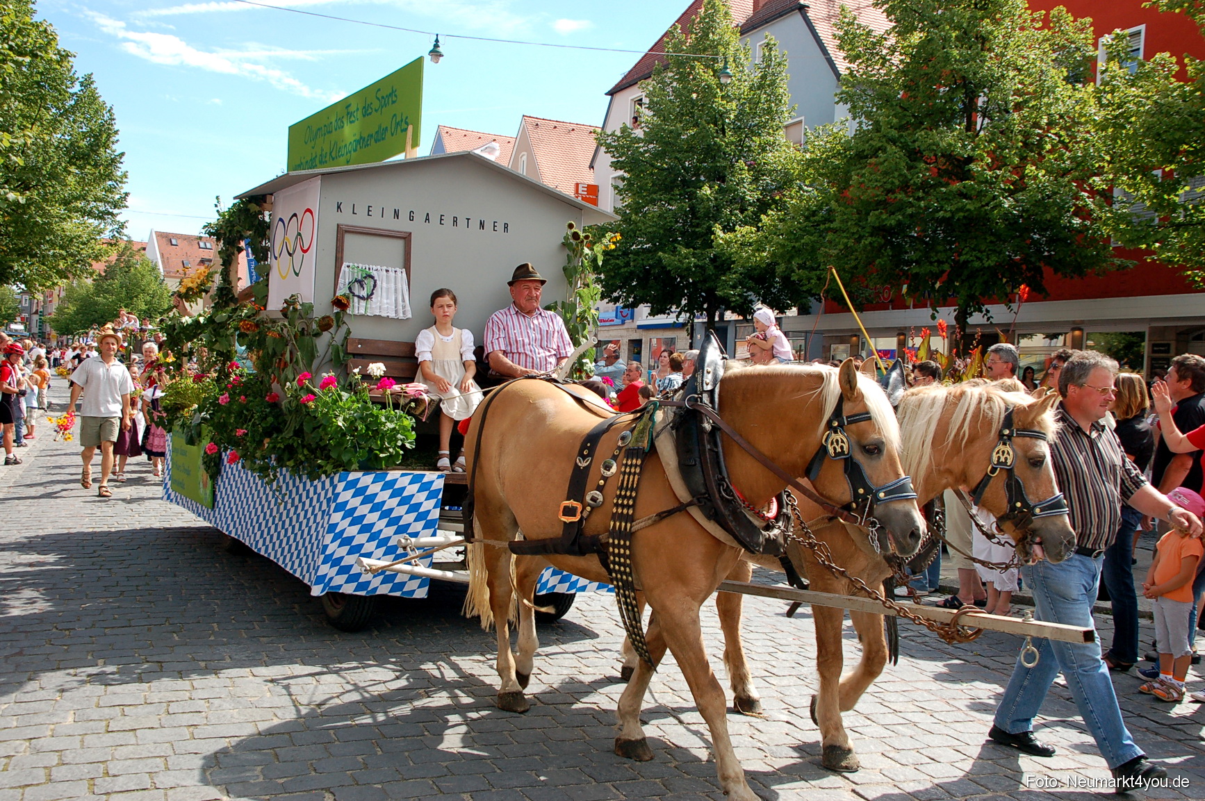 0266 Volksfestzug Neumarkt 100808