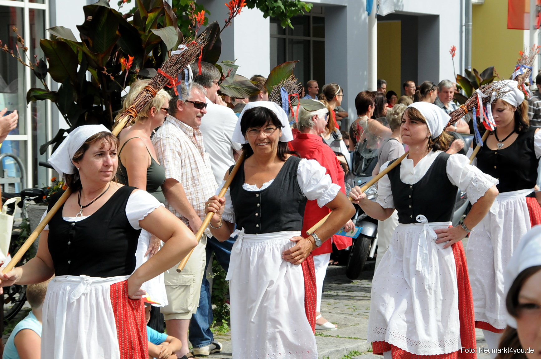 0271 Volksfestzug Neumarkt 100808