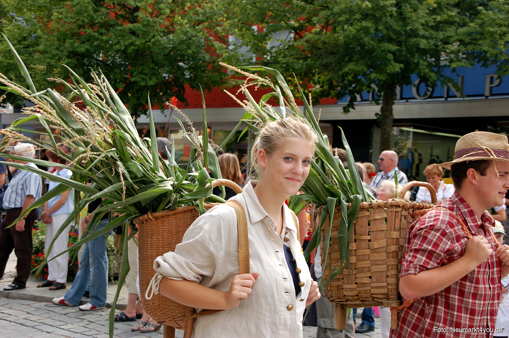 0292 Volksfestzug Neumarkt 100808