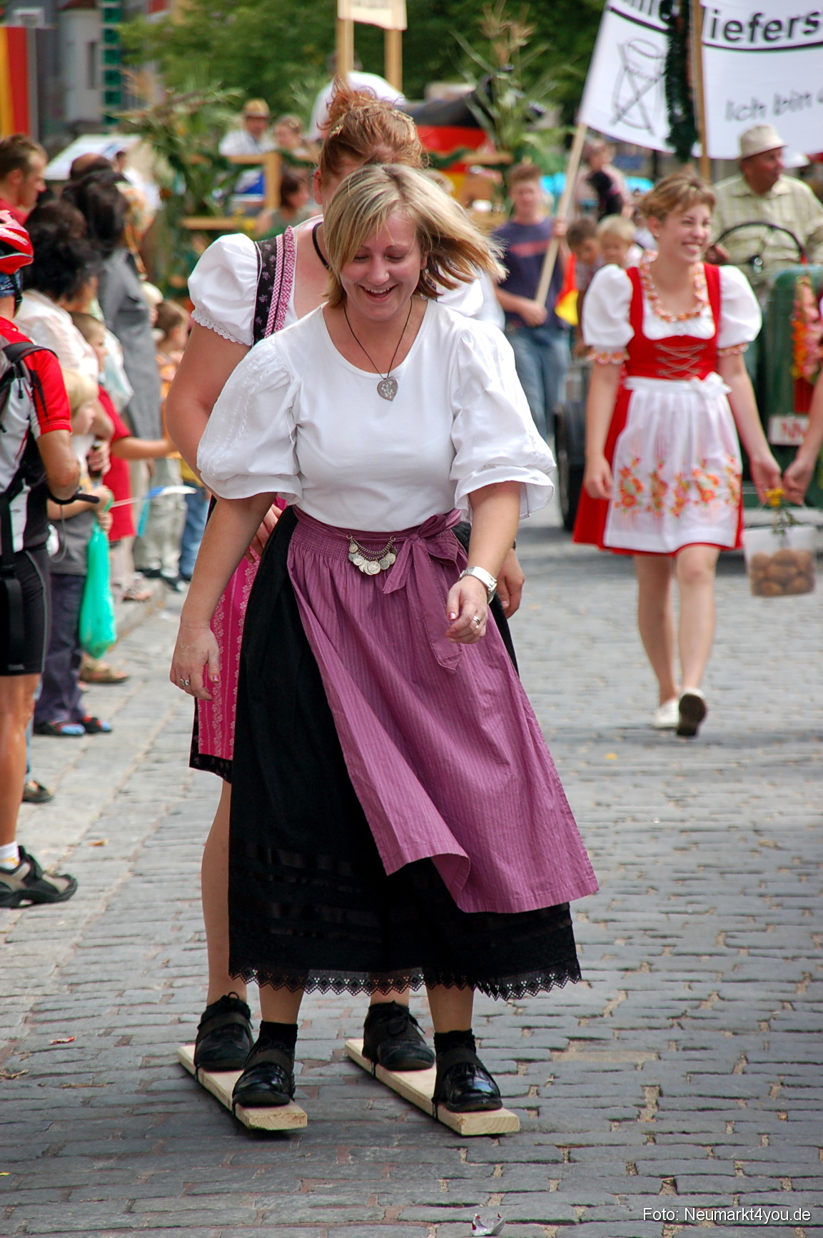 0296 Volksfestzug Neumarkt 100808