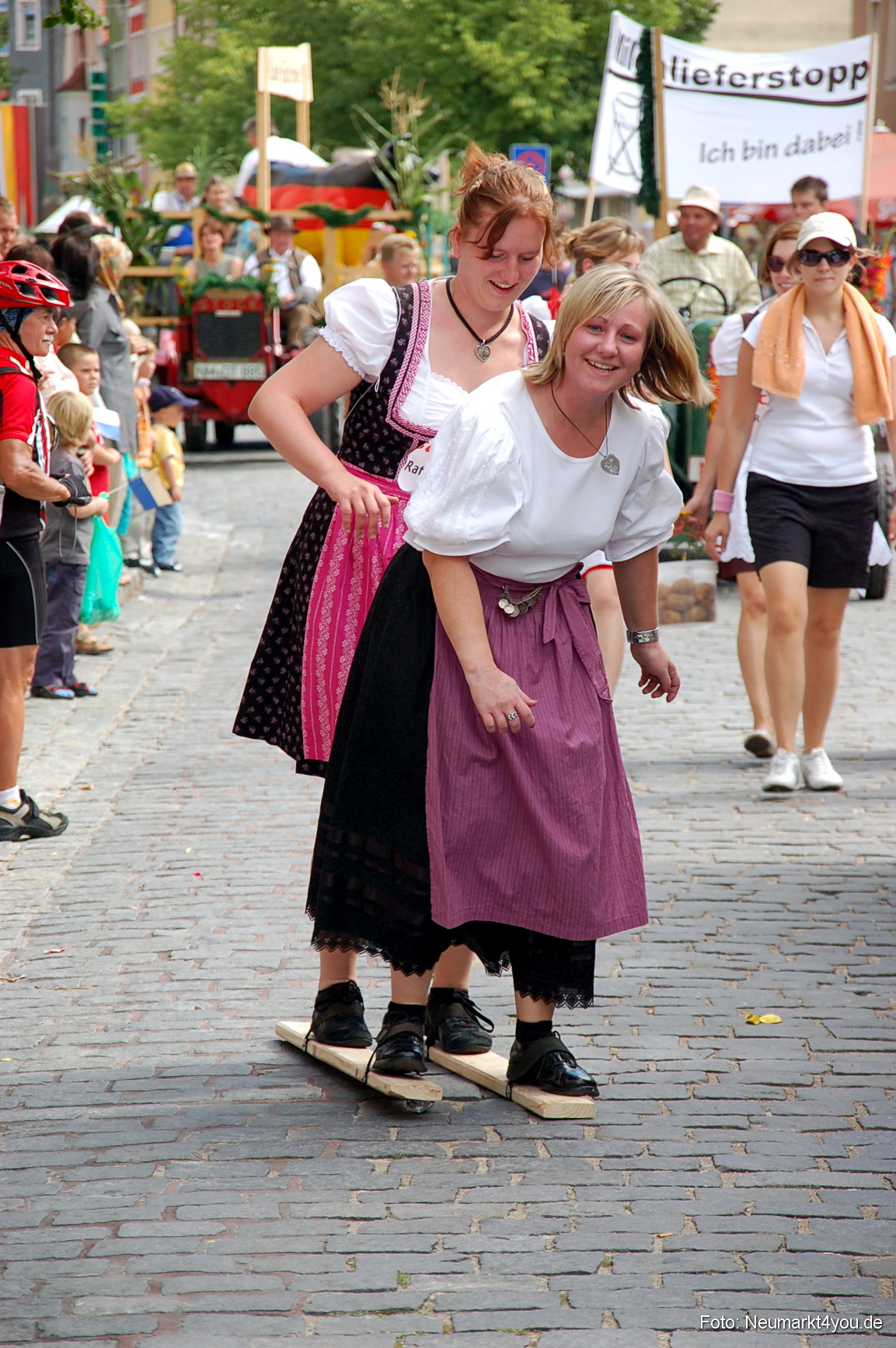0298 Volksfestzug Neumarkt 100808