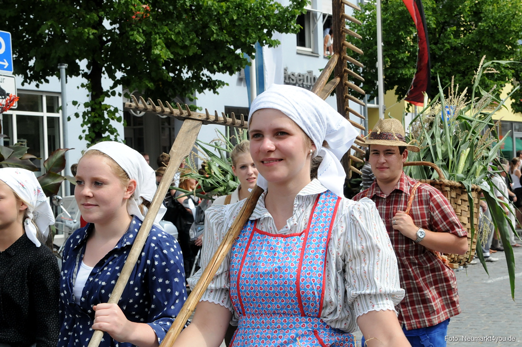 0301 Volksfestzug Neumarkt 100808