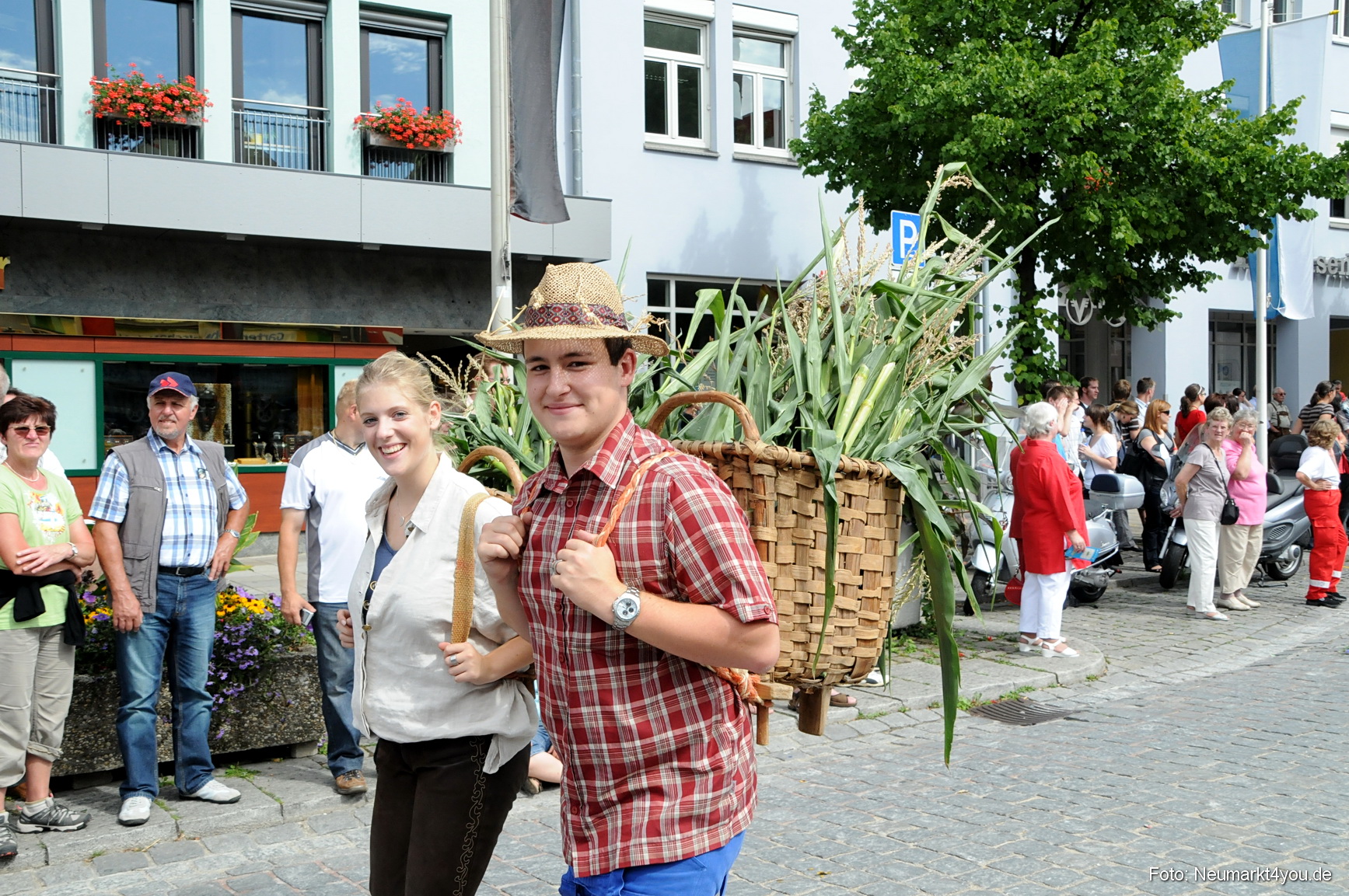 0302 Volksfestzug Neumarkt 100808