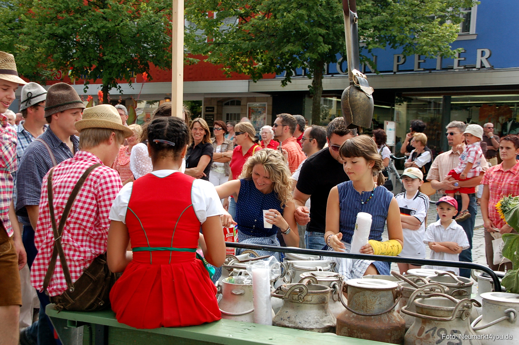 0303 Volksfestzug Neumarkt 100808