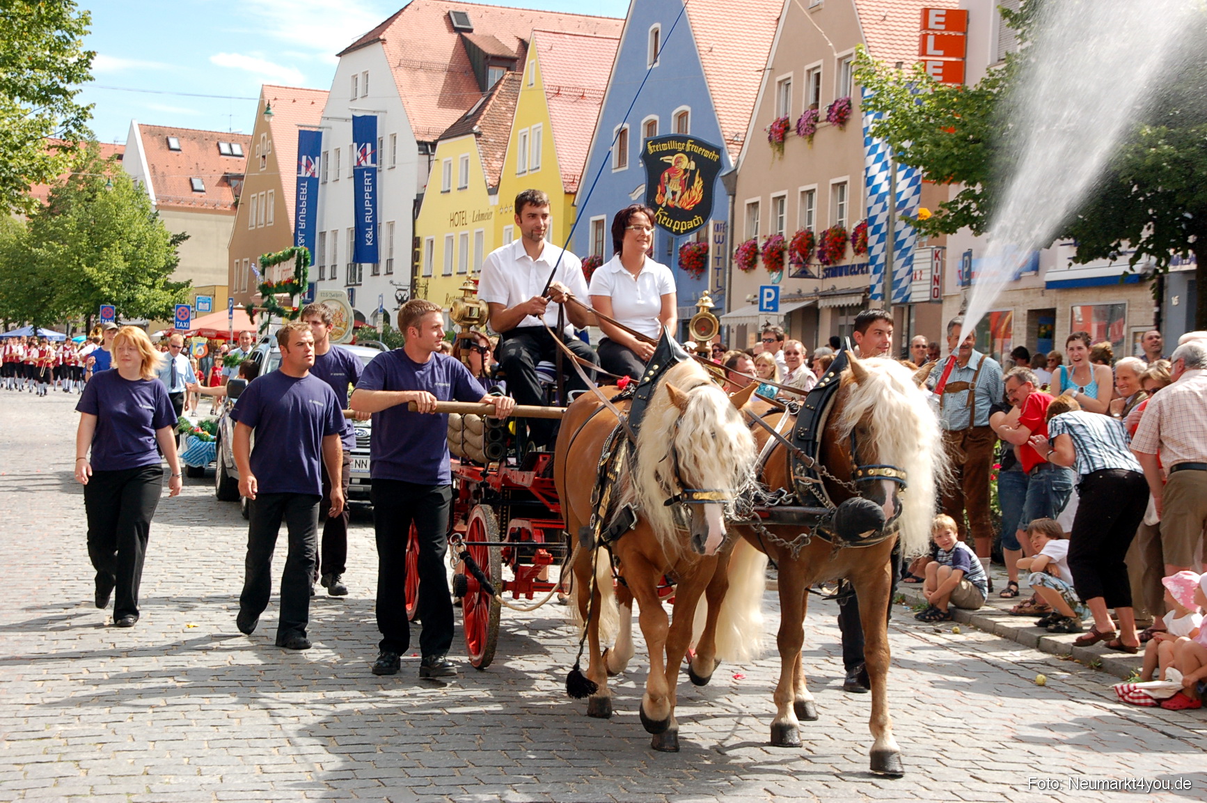 0310 Volksfestzug Neumarkt 100808