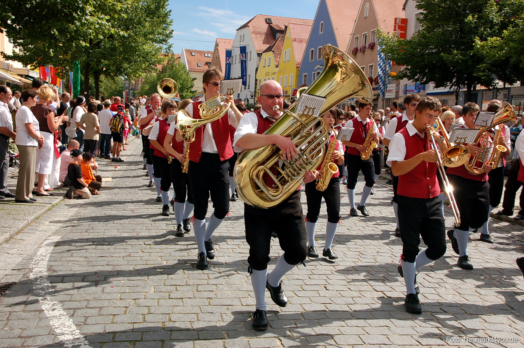 0314 Volksfestzug Neumarkt 100808
