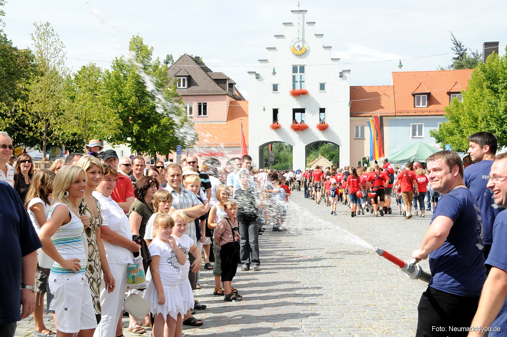 0320 Volksfestzug Neumarkt 100808