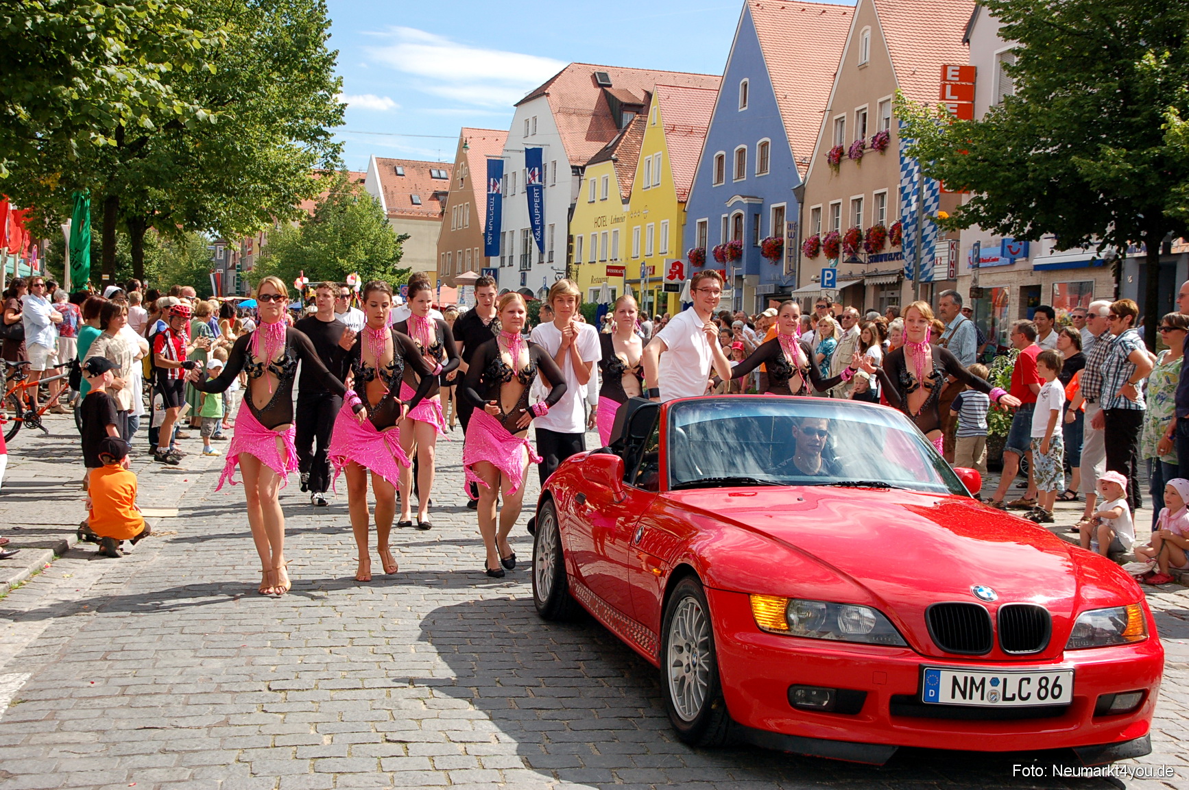 0327 Volksfestzug Neumarkt 100808
