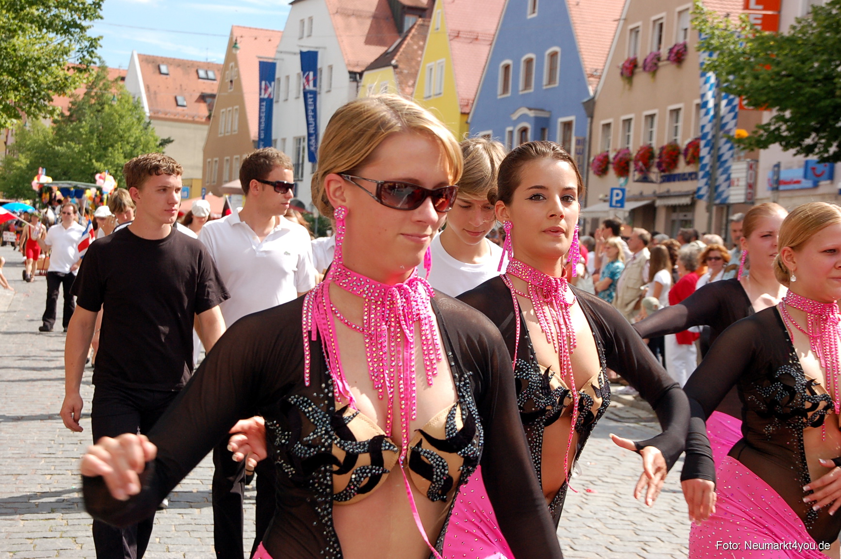 0328 Volksfestzug Neumarkt 100808