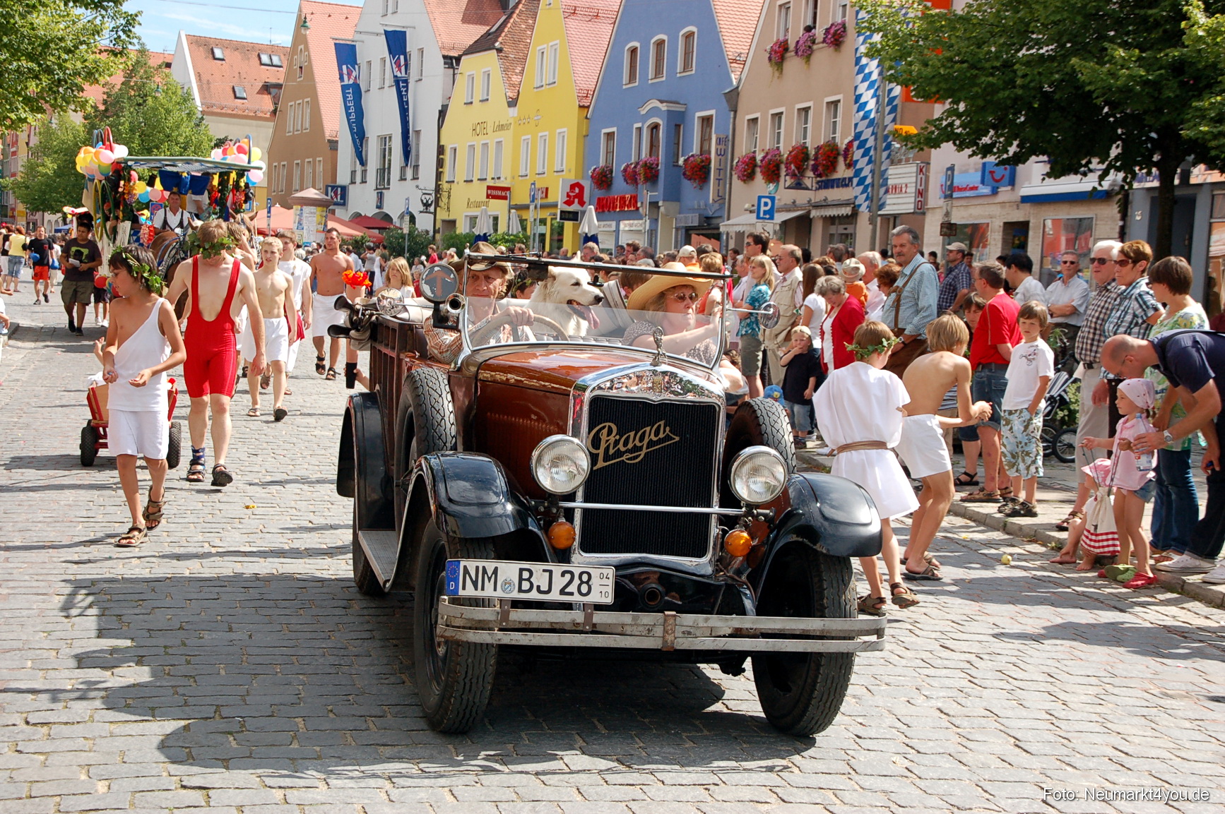 0330 Volksfestzug Neumarkt 100808