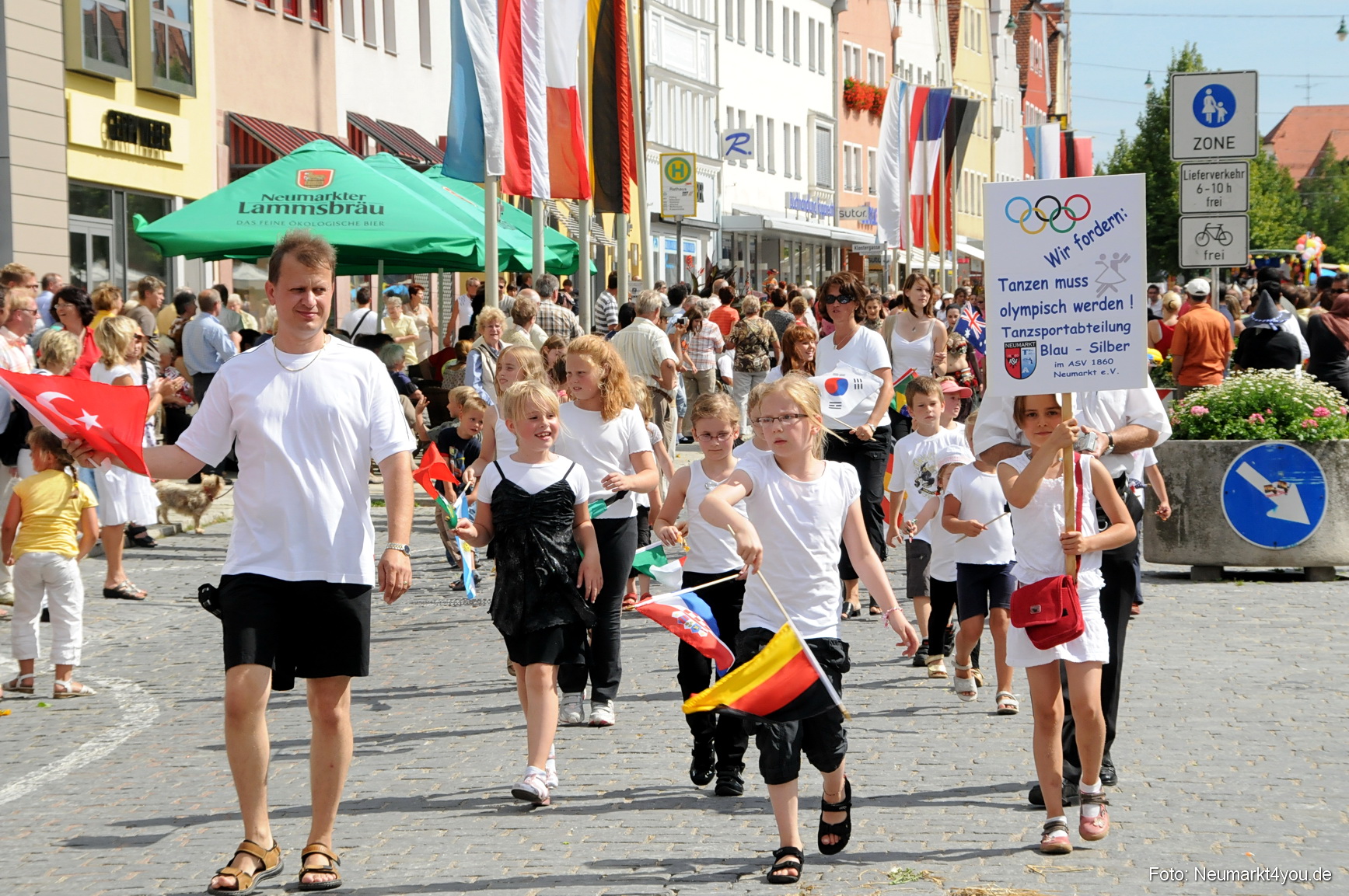 0332 Volksfestzug Neumarkt 100808