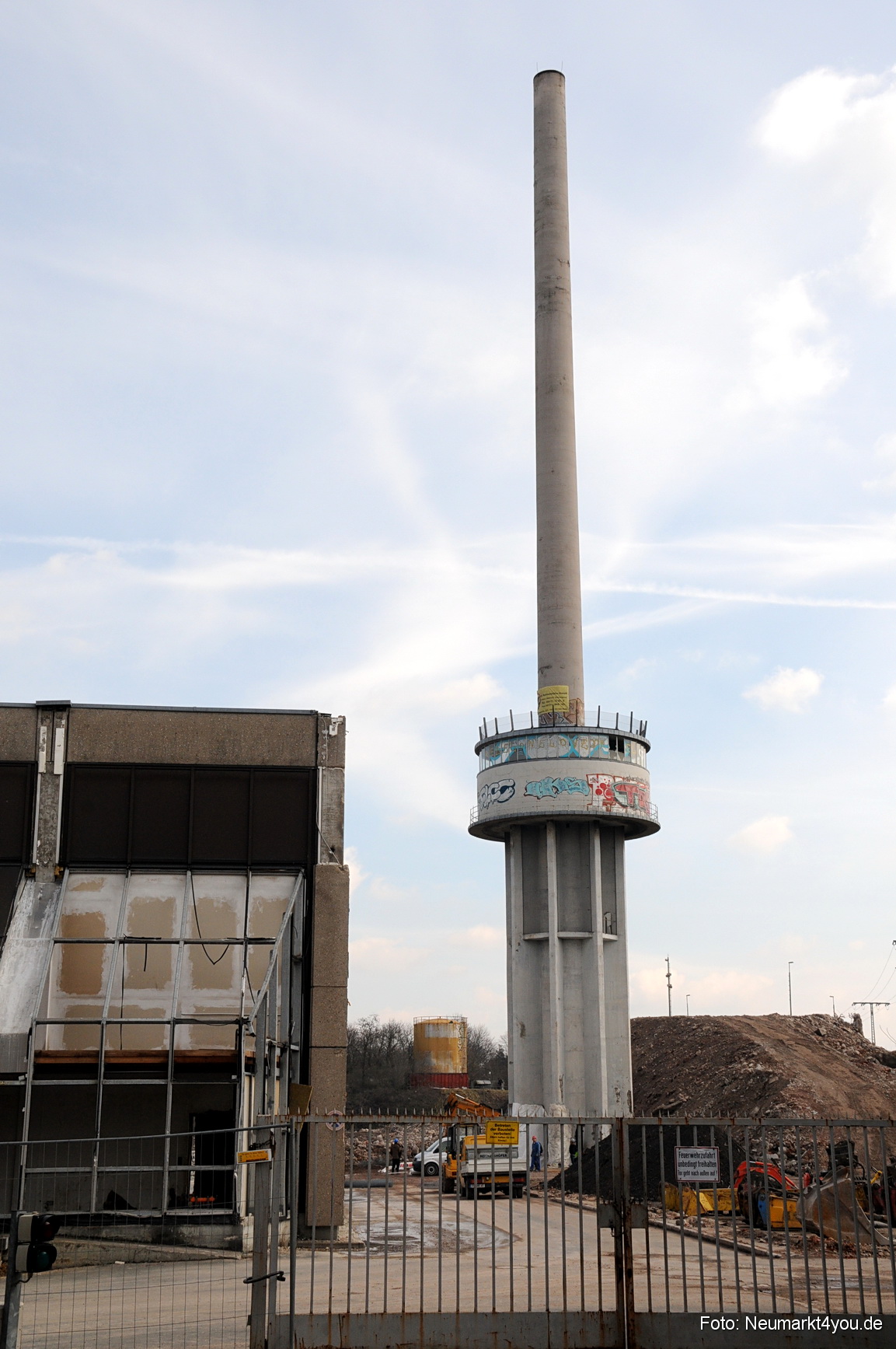 0002 Paladin Turm Sprengung 150308