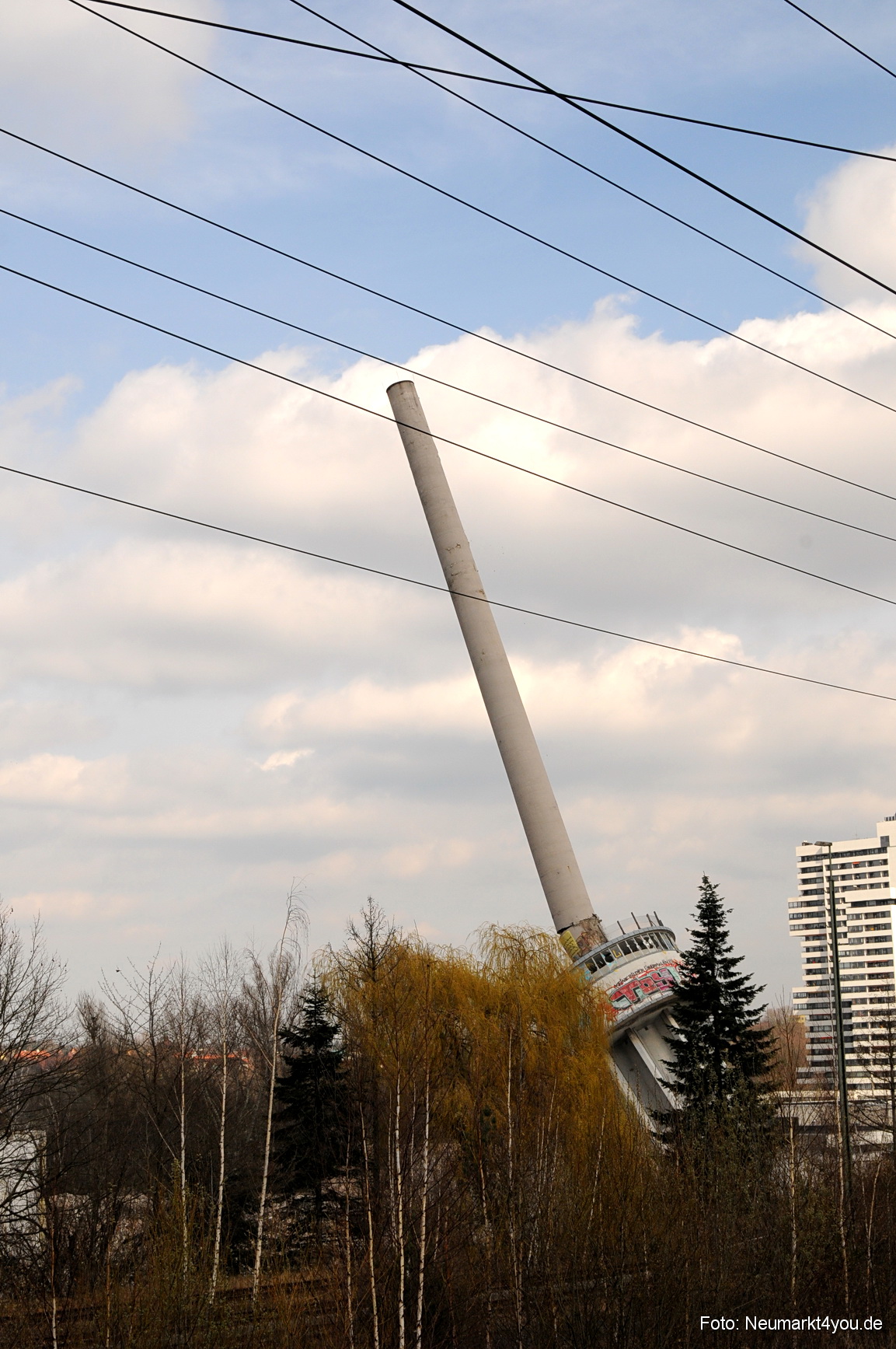 0025 Paladin Turm Sprengung 150308