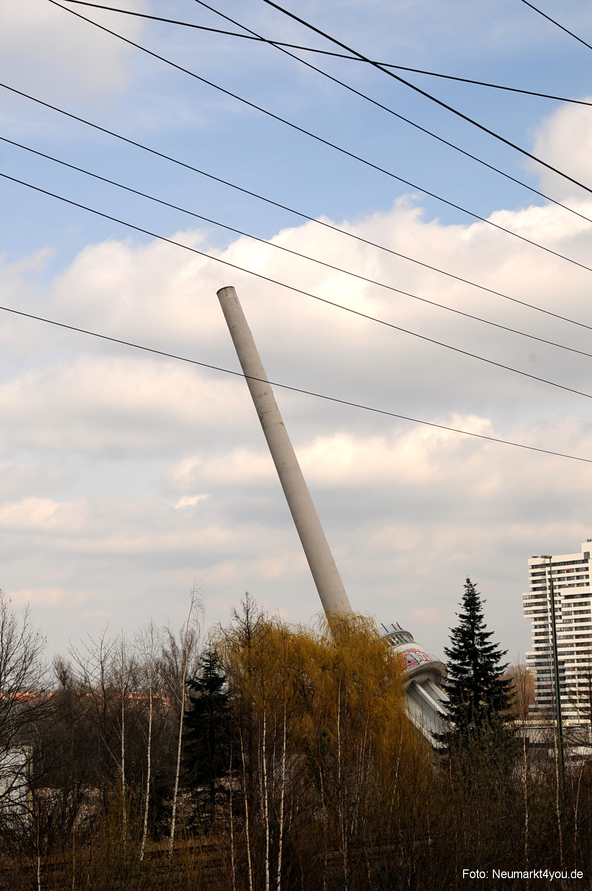 0028 Paladin Turm Sprengung 150308