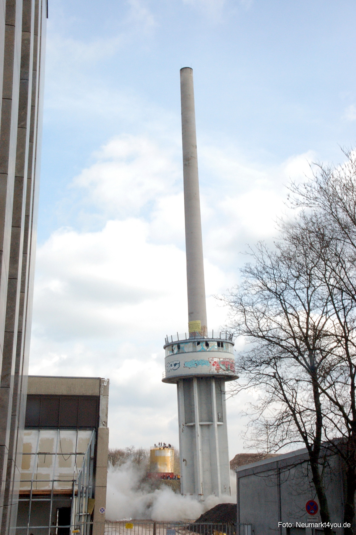 0049 Paladin Turm Sprengung 150308