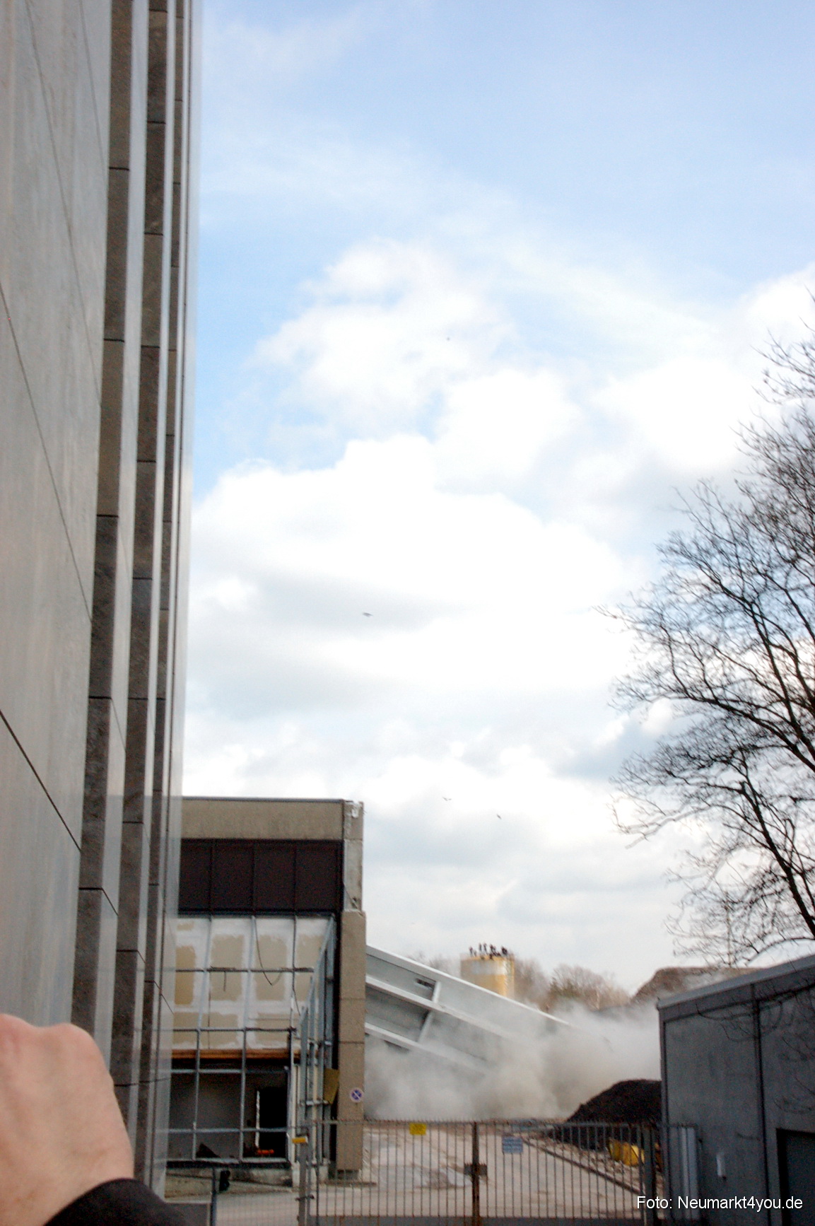 0056 Paladin Turm Sprengung 150308